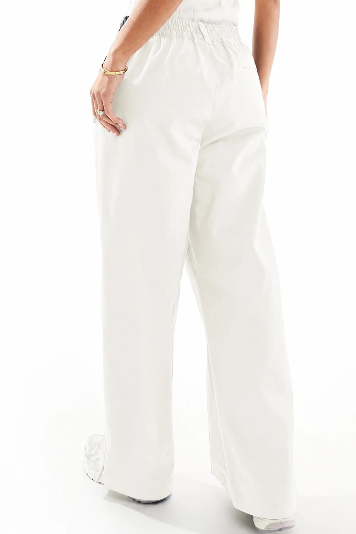 Nike Sportswear Collection Mid Rise Twill Trousers Kadın Çıt Çıt Yırtmaç Paçalı Eşofman Altı Kırık Beyaz Nike Sportswear Collection Mid Rise Twill Trousers Kadın Çıt Çıt Yırtmaç Paçalı Eşofman Altı Kırık Beyaz