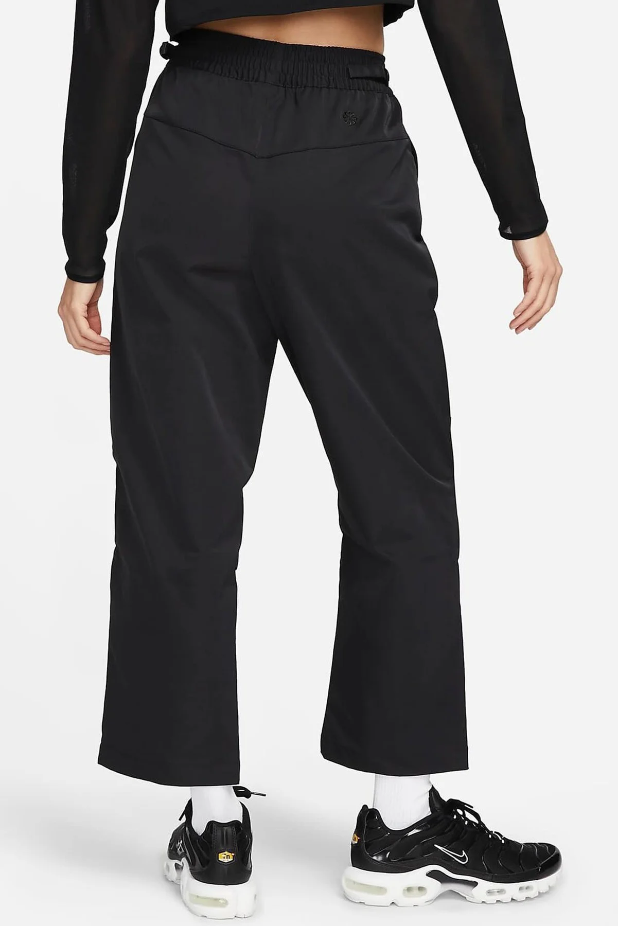 Nike Sportswear Dri Fit Tech Pack Mid Rise Woven Pant Kadın Dokuma Eşofman Altı Siyah Fiyatı, Yorumları ve Özellikleri