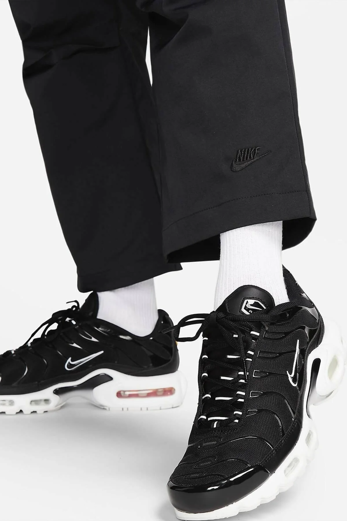 Nike Sportswear Dri Fit Tech Pack Mid Rise Woven Pant Kadın Dokuma Eşofman Altı Siyah Fiyatı, Yorumları ve Özellikleri