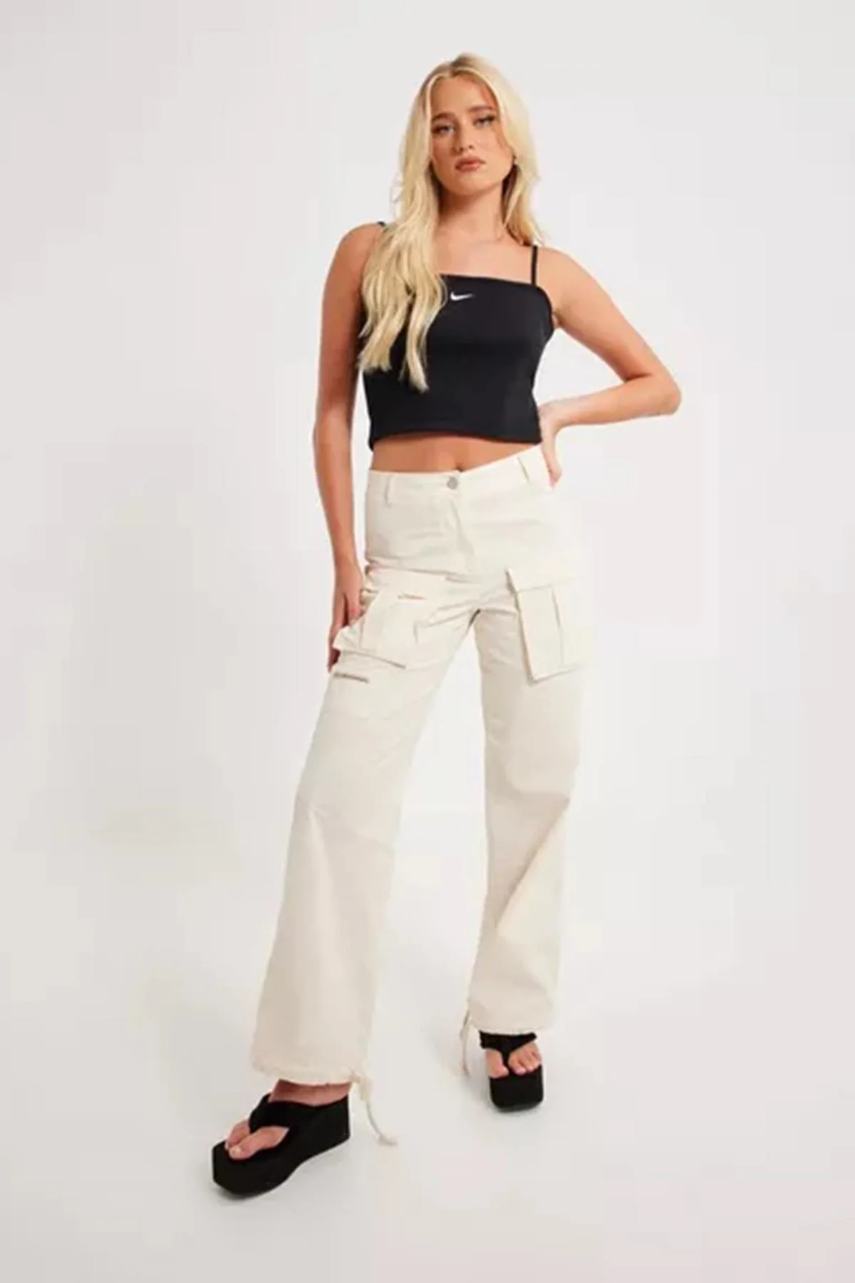 Nike Sportswear Essential Ribbed Crop Top Tank Kadın Askılı Fitilli Crop Atlet Siyah Fiyatı, Yorumları ve Özellikleri
