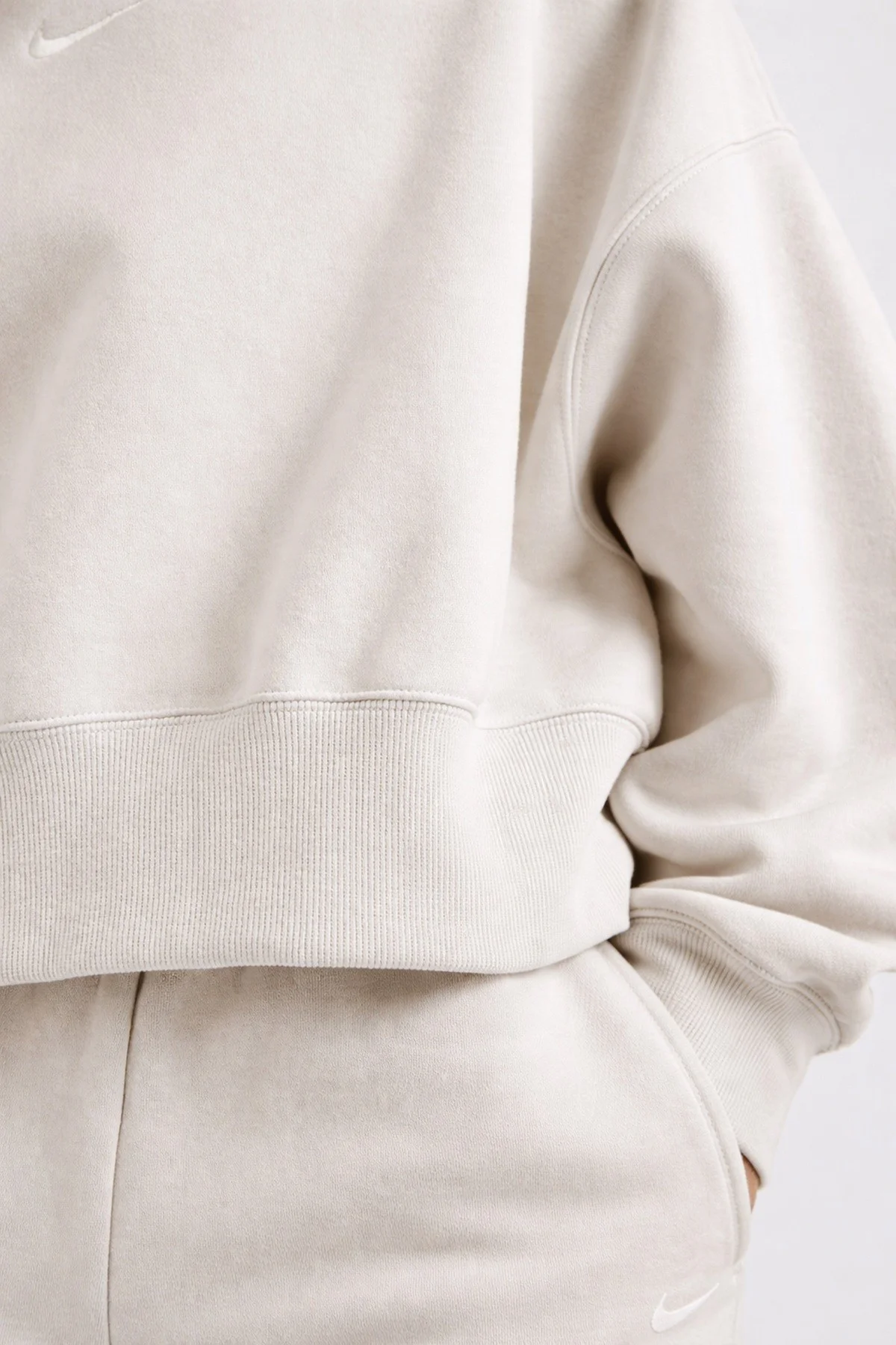 Nike Sportswear Essential Collection Fleece Oversized Kadın Sweatshirt Krem Nike Sportswear Essential Collection Fleece Oversized Kadın Sweatshirt Krem Fiyatı, Yorumları ve Özellikleri