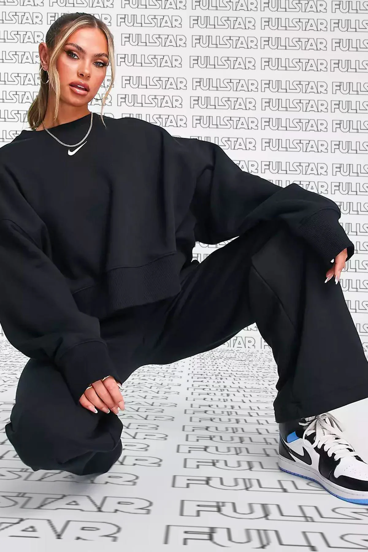 Nike Sportswear Essential Collection Fleece Oversized Crew Kadın Sweatshirt Siyah Nike Sportswear Essential Collection Fleece Oversized Crew Kadın Sweatshirt Siyah Fiyatı, Yorumları ve Özellikleri