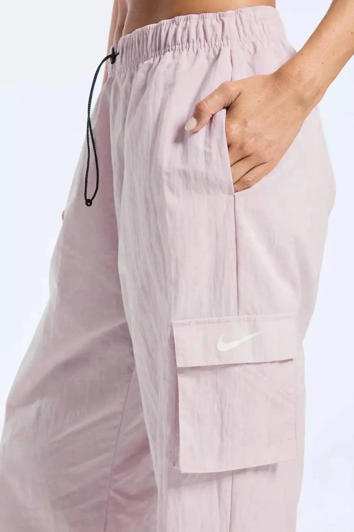 Nike Sportswear Essentials High Rise Woven Fabrics Cargo Kadın Paraşüt Kumaş Kargo Eofman Altı Pembe Nike Sportswear Essentials High Rise Woven Fabrics Cargo Kadın Paraşüt Kumaş Kargo Eofman Altı Pembe