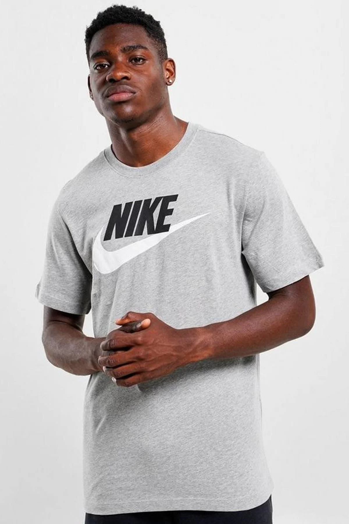 Nike Sportswear Futura Swoosh Logo Tee T Shirt Unisex Baskılı Tişört Gri Nike Sportswear Futura Swoosh Logo Tee T Shirt Unisex Baskılı Tişört Gri