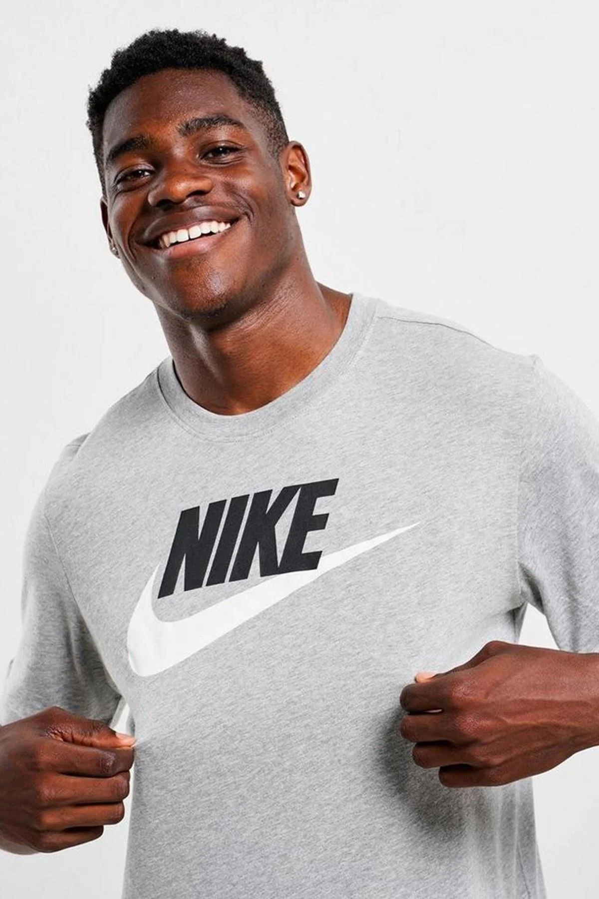 Nike Sportswear Futura Swoosh Logo Tee T Shirt Unisex Baskılı Tişört Gri Nike Sportswear Futura Swoosh Logo Tee T Shirt Unisex Baskılı Tişört Gri