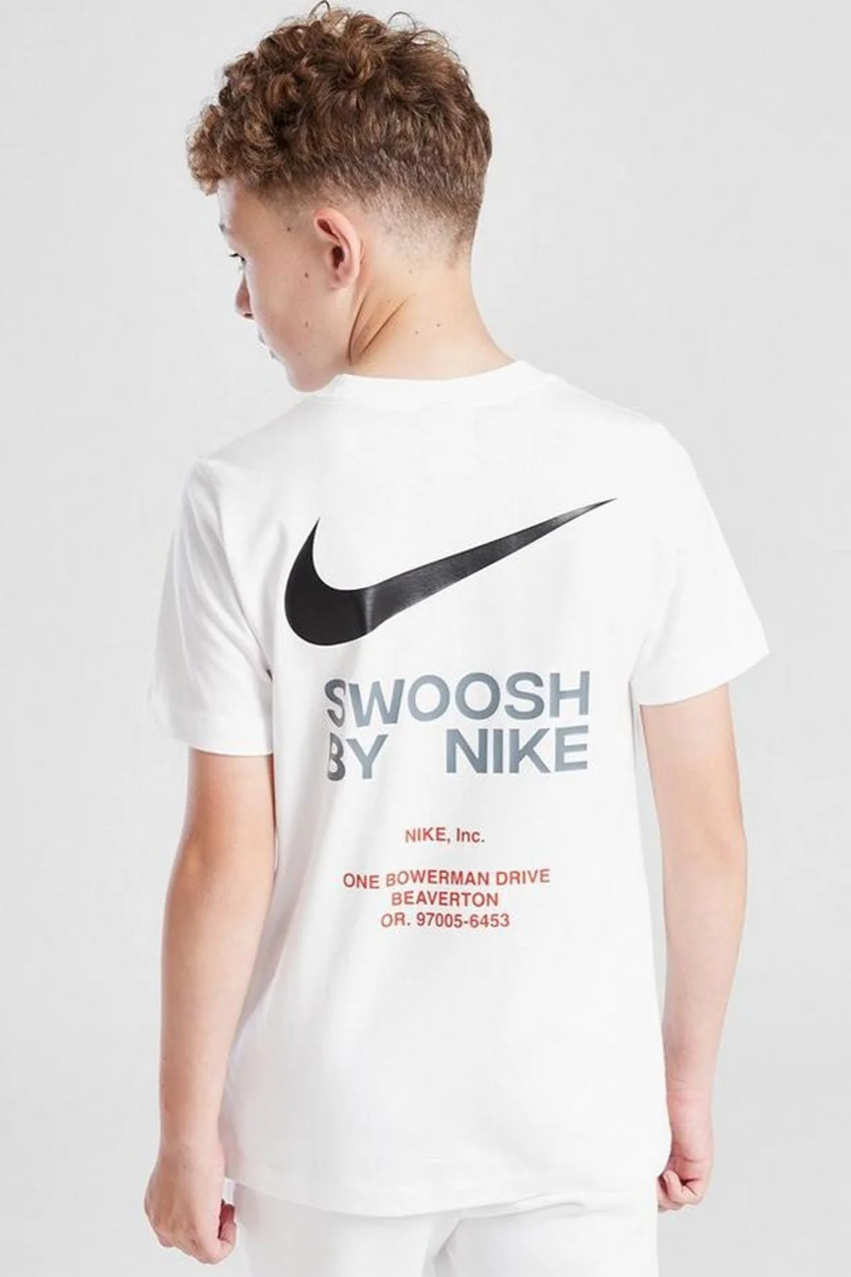 Nike Sportswear Graphic Cotton Kids Tee White Baskılı Unisex Çocuk Tişört Beyaz Fiyatı, Yorumları ve Özellikleri