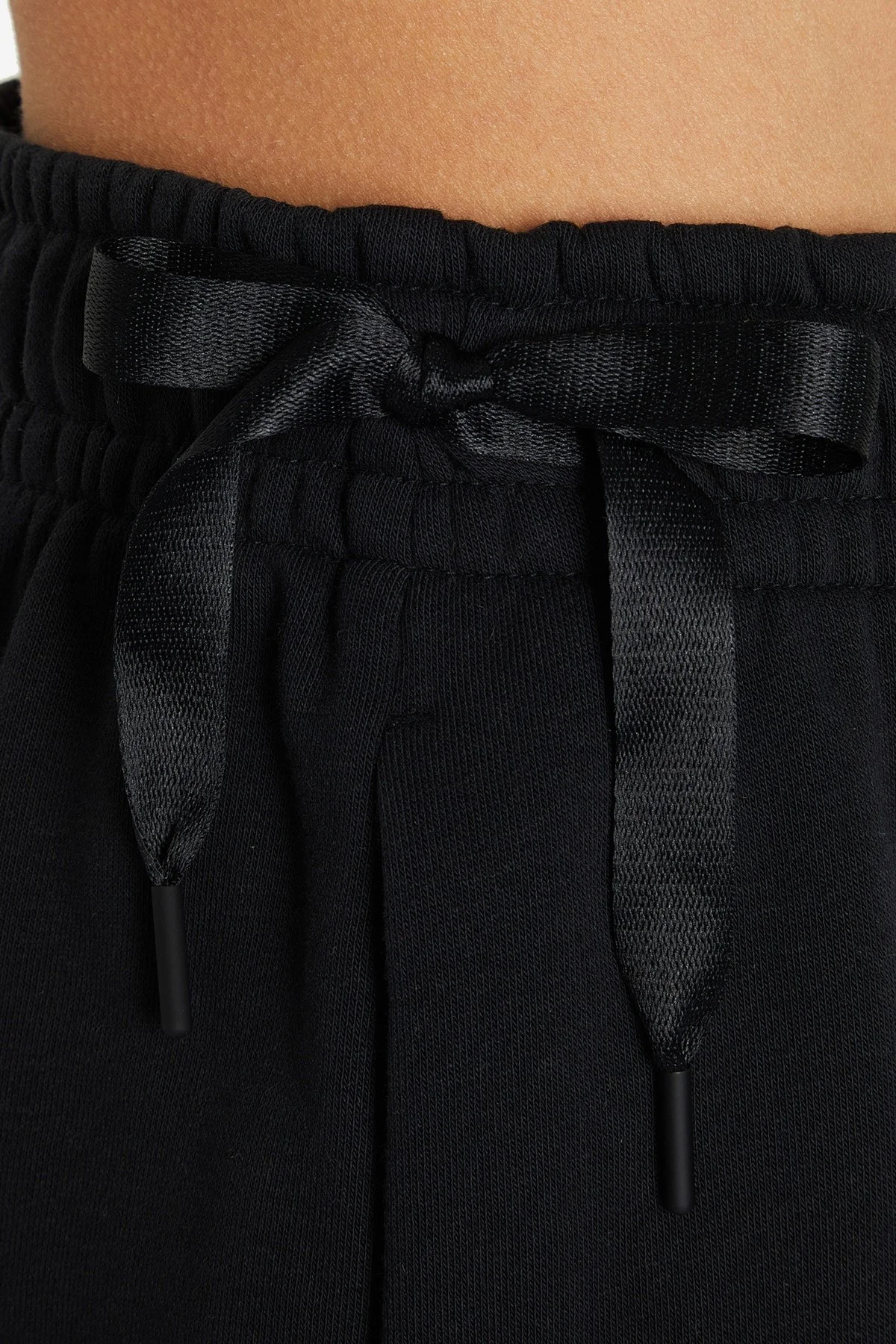 Nike Sportswear High Rise Loose Fit Fleece Dance Shorts Kadın Fransız Havlu Kumaş Bol Kesim Şort Siyah Nike Sportswear High Rise Loose Fit Fleece Dance Shorts Kadın Fransız Havlu Kumaş Bol Kesim Şort Siyah Fiyatı, Yorumları ve Özellikleri