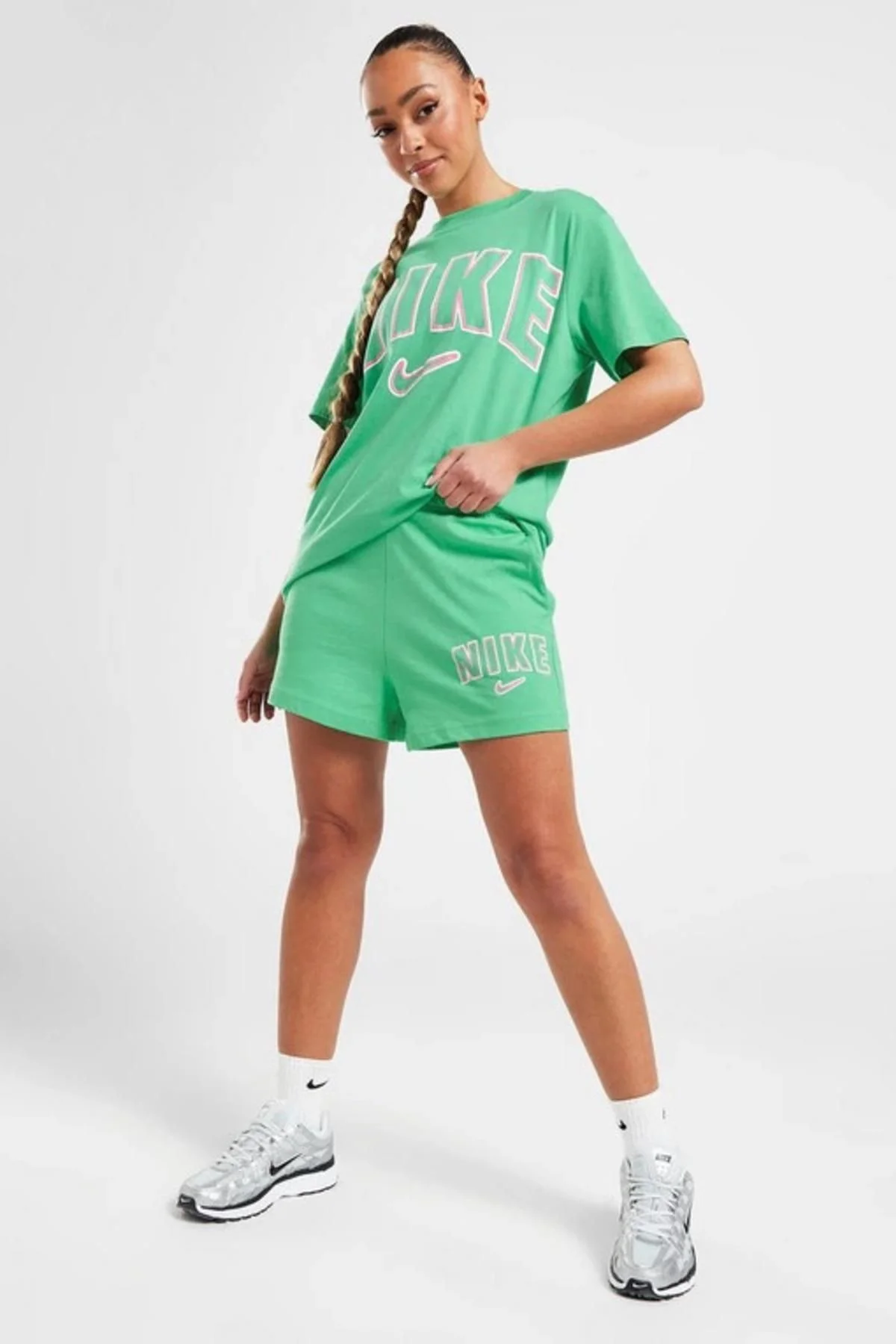 Nike Sportswear Jersey High Waist Yüksek Bel Pamuklu Standart Kesim Kadın Şort Yeşil Nike Sportswear Jersey High Waist Yüksek Bel Pamuklu Standart Kesim Kadın Şort Yeşil Fiyatı, Yorumları ve Özellikleri