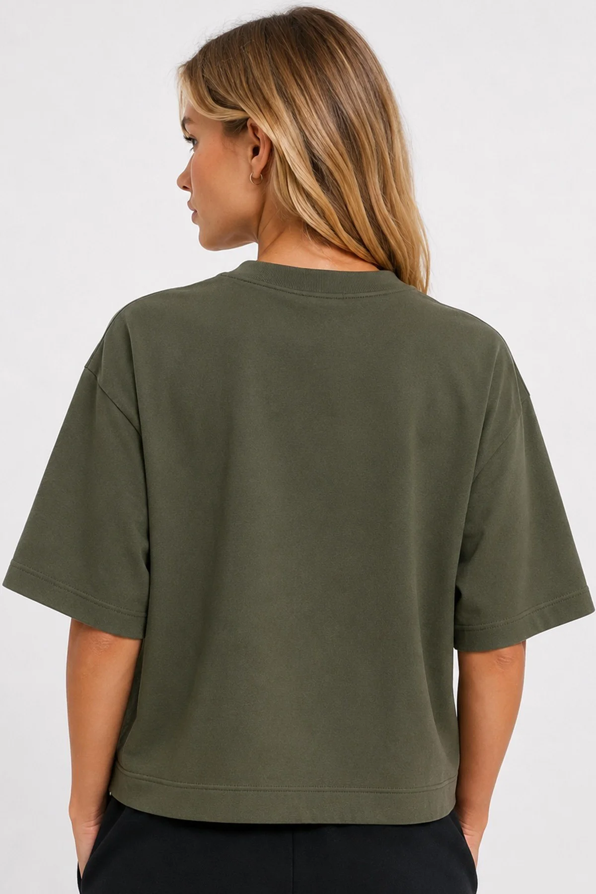 Nike Sportswear Luxe SS Oversized Womens Tee Boxy Bol Kesim Kadın Tişört Haki Nike Sportswear Luxe SS Oversized Womens Tee Boxy Bol Kesim Kadın Tişört Haki