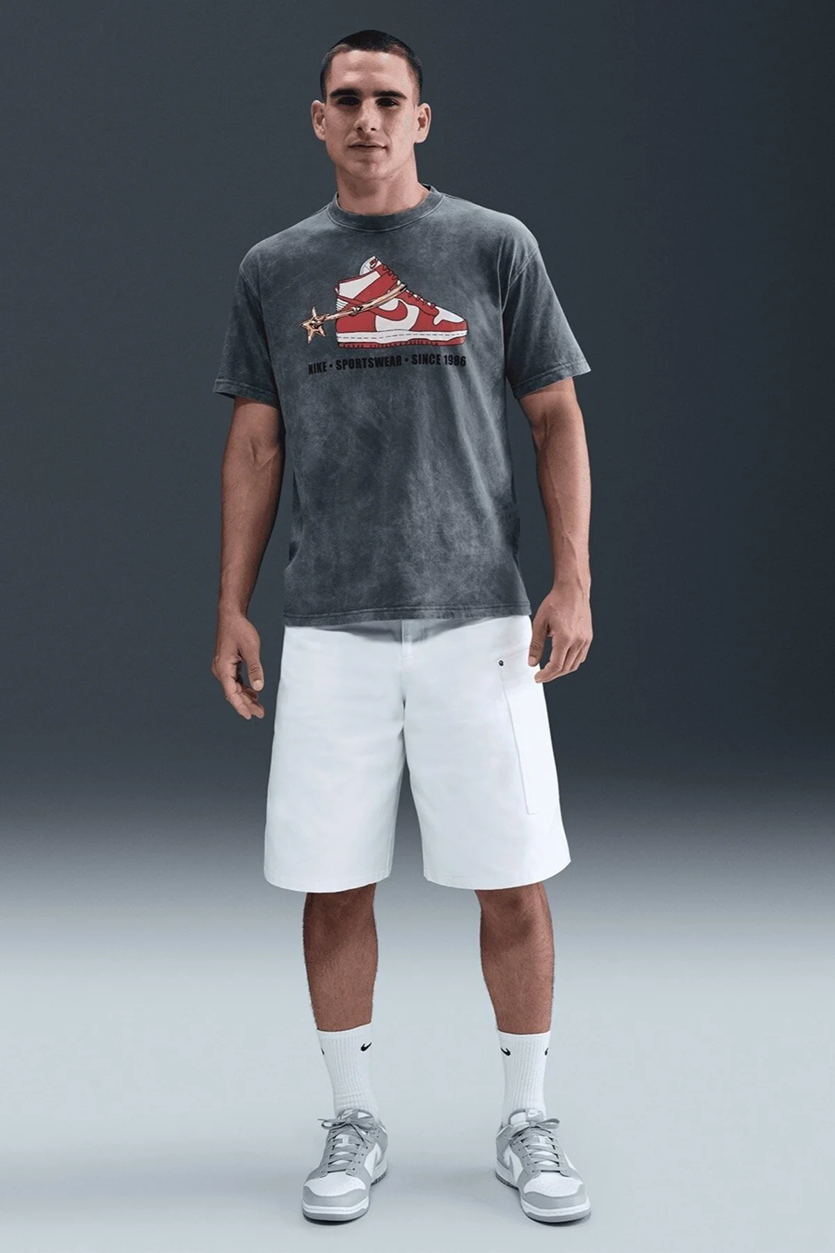 Nike Sportswear M90 Vintage Stirrup Loose Fit T-Shirt Baskılı Erkek Bol Kesim Tişört Antrasit Nike Sportswear M90 Vintage Stirrup Loose Fit T-Shirt Baskılı Erkek Bol Kesim Tişört Antrasit