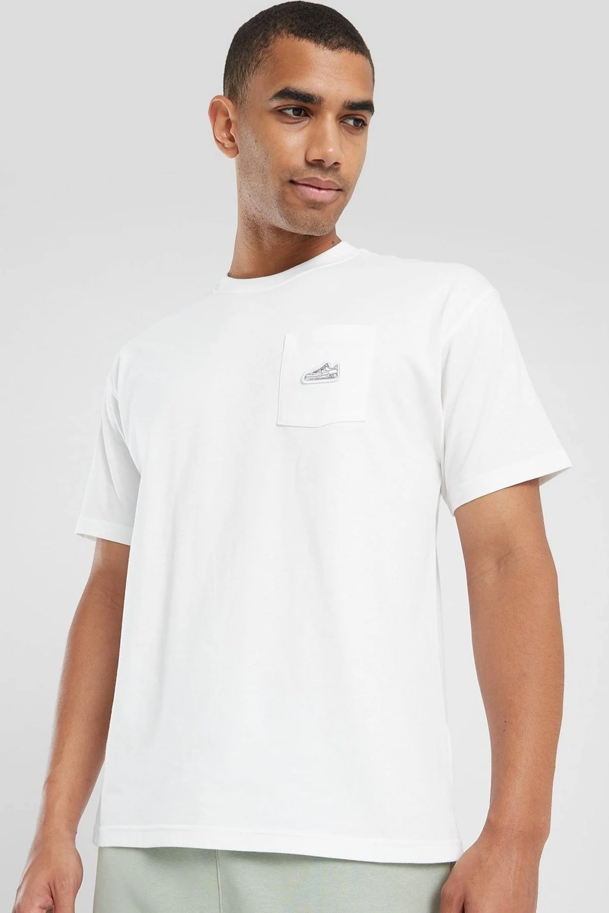 Nike Sportswear Max90 Pocket Tech Loose Fit Tee Erkek Bol Kesim Cepli Pamuklu Tişört Beyaz Nike Sportswear Max90 Pocket Tech Loose Fit Tee Erkek Bol Kesim Cepli Pamuklu Tişört Beyaz