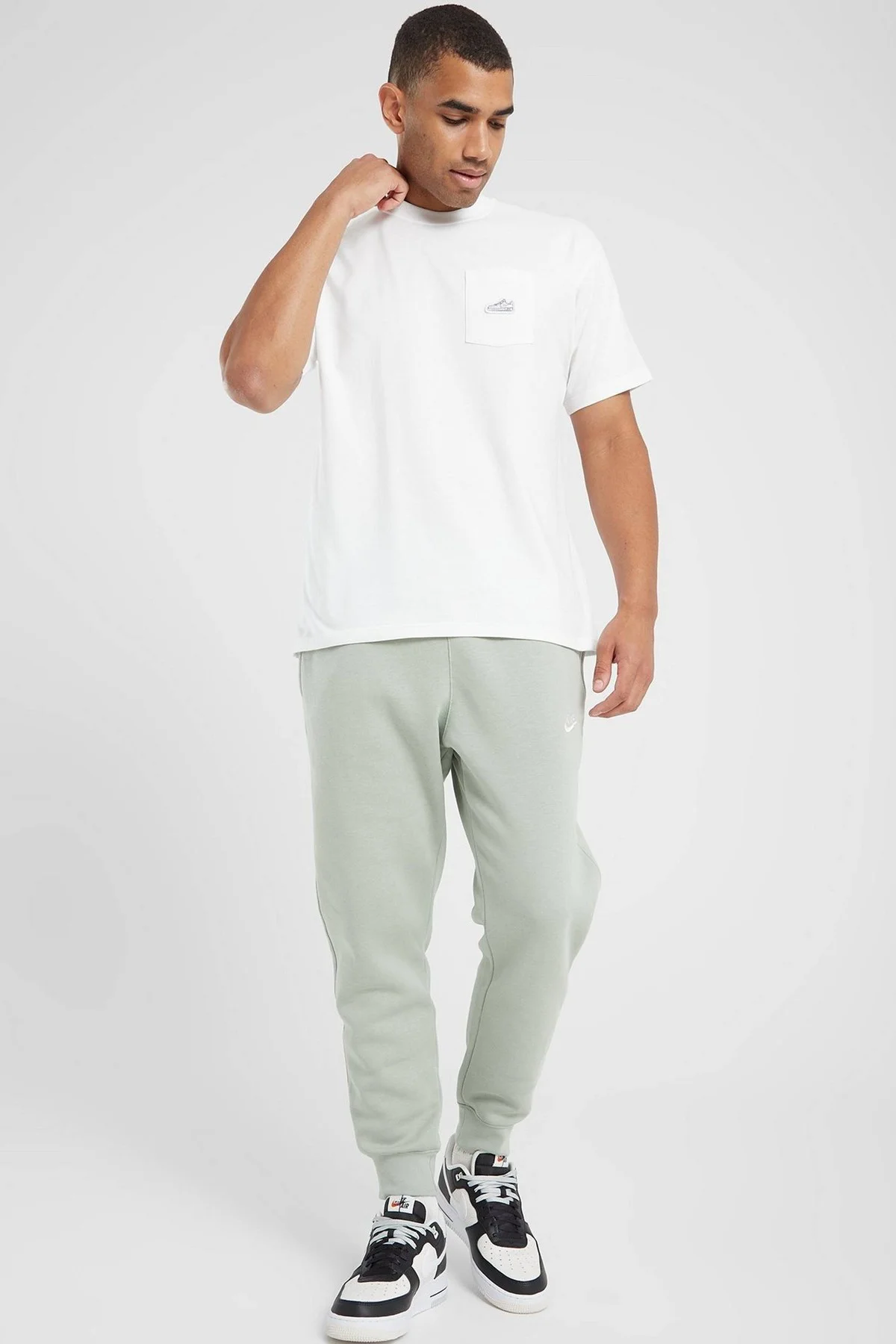 Nike Sportswear Max90 Pocket Tech Loose Fit Tee Erkek Bol Kesim Cepli Pamuklu Tişört Beyaz Nike Sportswear Max90 Pocket Tech Loose Fit Tee Erkek Bol Kesim Cepli Pamuklu Tişört Beyaz