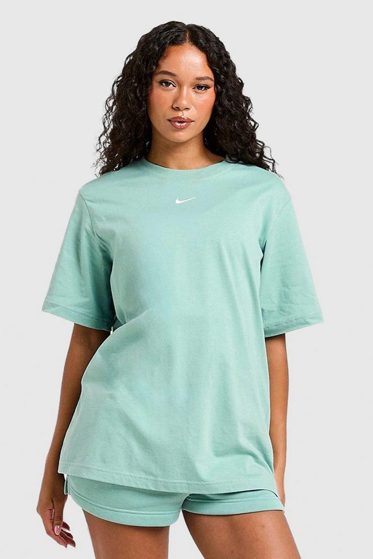 Nike Sportswear Organic Cotton Loose Fit T-shirt Kadın Nakış Swooslu Bol Kesim Tişört Yeşil Nike Sportswear Organic Cotton Loose Fit T-shirt Kadın Nakış Swooslu Bol Kesim Tişört Yeşil Fiyatı, Yorumları ve Özellikleri