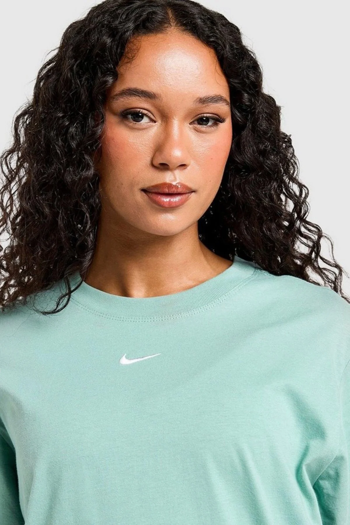 Nike Sportswear Organic Cotton Loose Fit T-shirt Kadın Nakış Swooslu Bol Kesim Tişört Yeşil Nike Sportswear Organic Cotton Loose Fit T-shirt Kadın Nakış Swooslu Bol Kesim Tişört Yeşil Fiyatı, Yorumları ve Özellikleri
