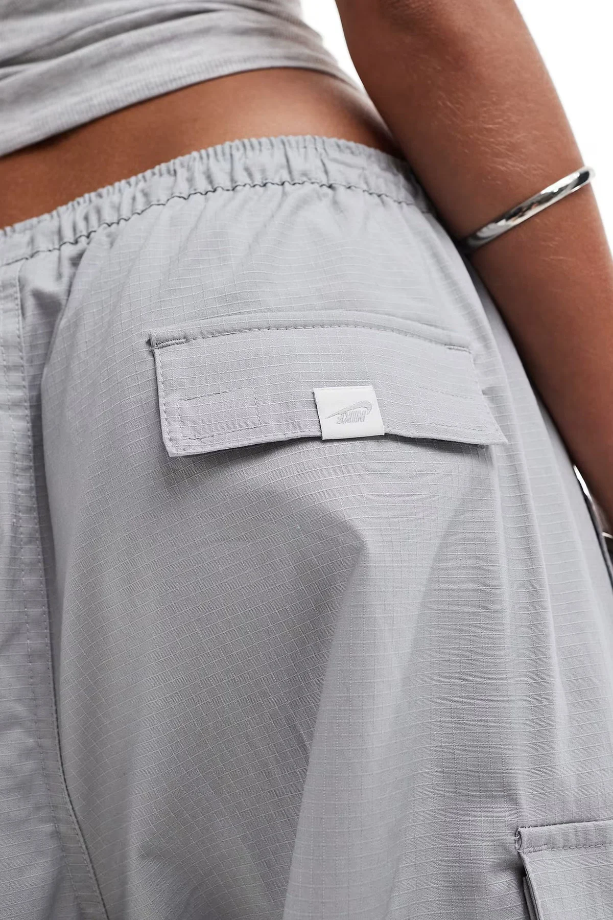 Nike Sportswear Oversized Cargo Dans Pant Kadın Oversize Kargo Cepli Dokuma Eşofman Altı Gri Nike Sportswear Oversized Cargo Dans Pant Kadın Oversize Kargo Cepli Dokuma Eşofman Altı Gri Fiyatı, Yorumları ve Özellikleri