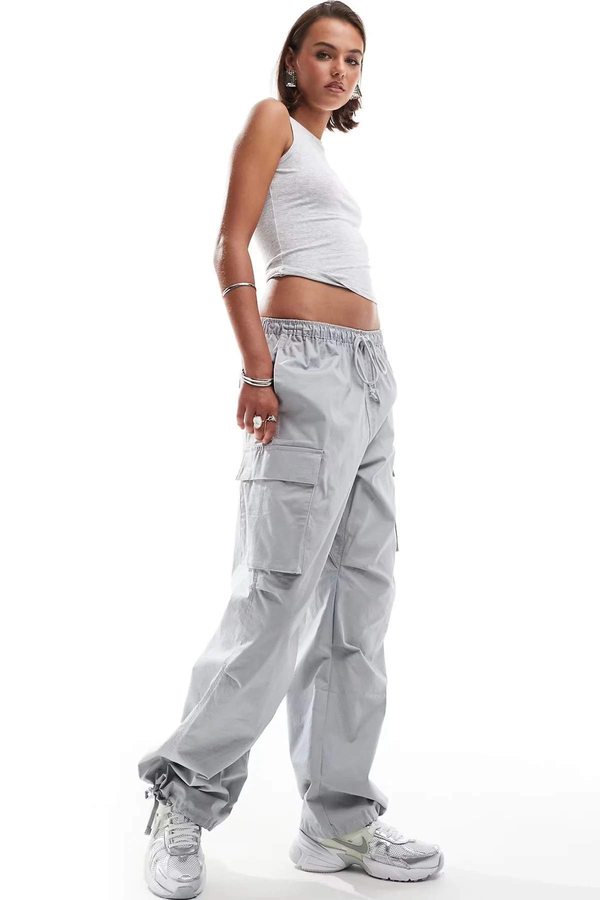 Nike Sportswear Oversized Cargo Dans Pant Kadın Oversize Kargo Cepli Dokuma Eşofman Altı Gri Nike Sportswear Oversized Cargo Dans Pant Kadın Oversize Kargo Cepli Dokuma Eşofman Altı Gri Fiyatı, Yorumları ve Özellikleri