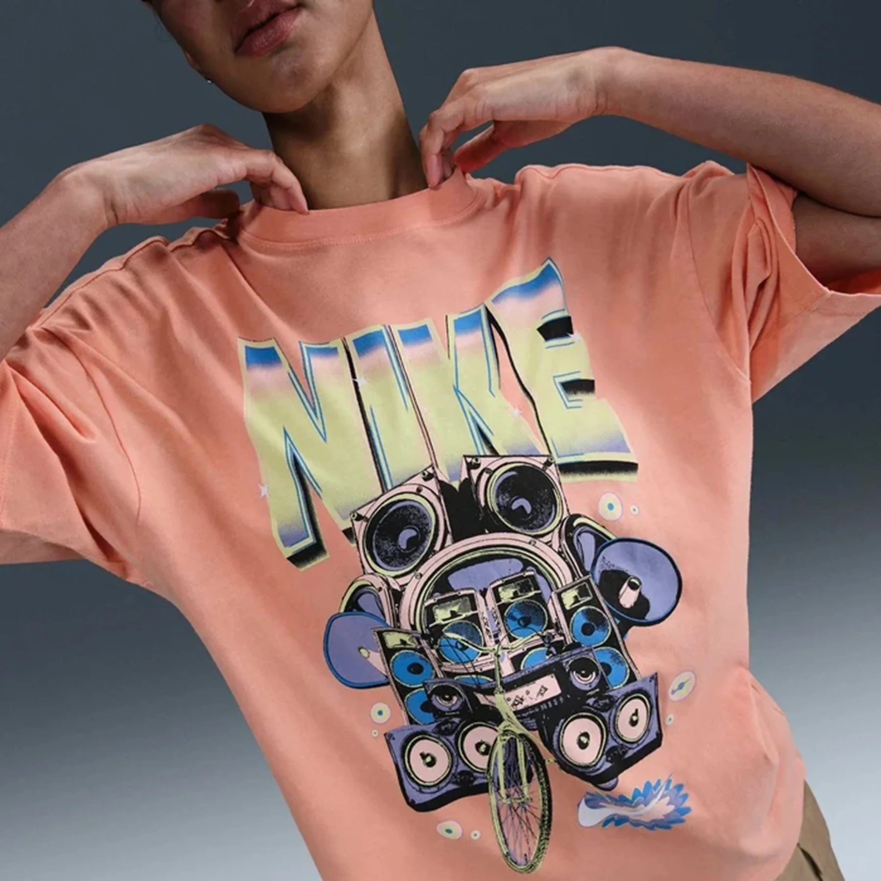 Nike Sportswear Oversize SS Womens Tee Grafik Baskılı Bol Kesim Kadın Tişört Turuncu Nike Sportswear Oversize SS Womens Tee Grafik Baskılı Bol Kesim Kadın Tişört Turuncu Fiyatı, Yorumları ve Özellikleri