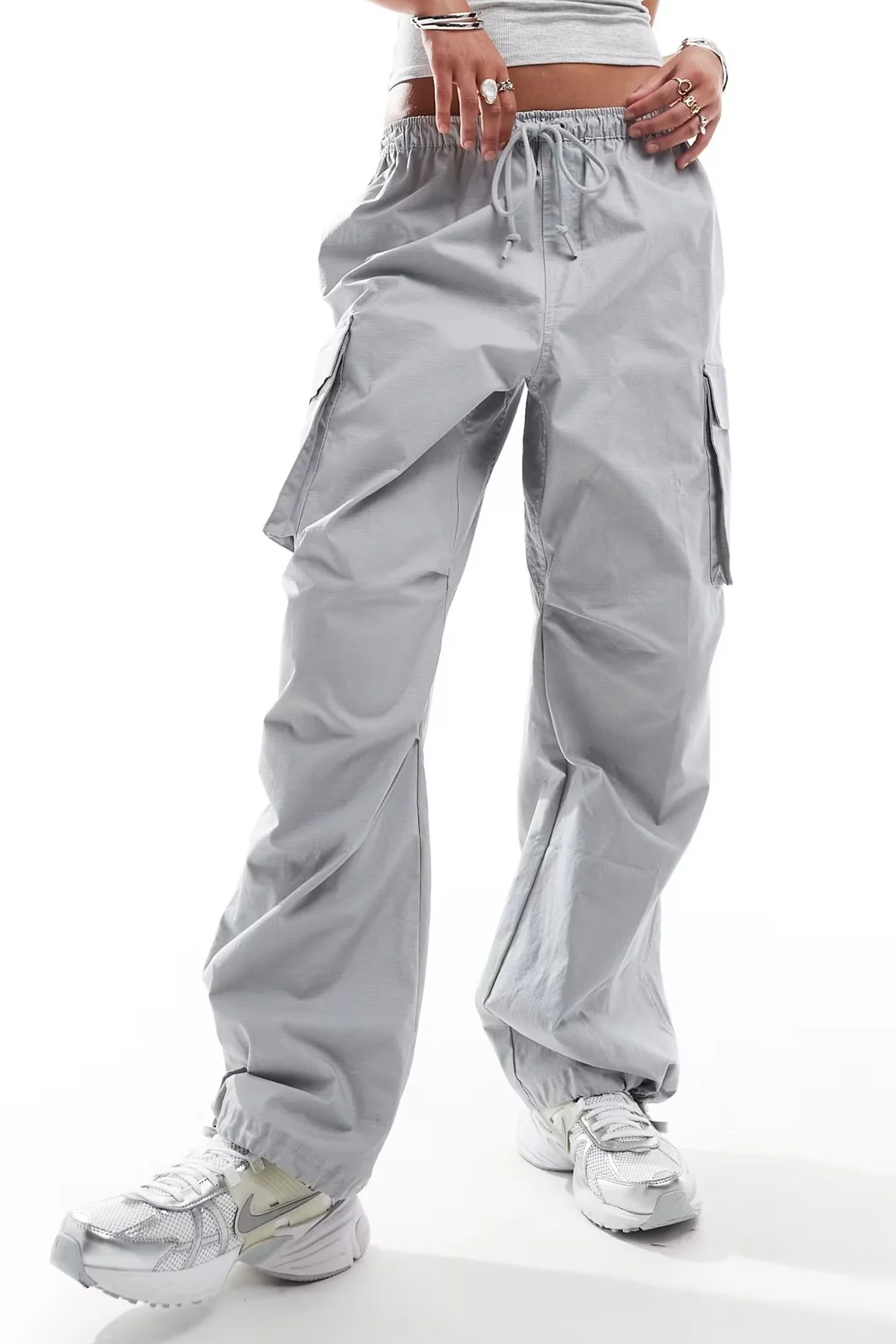 Nike Sportswear Oversized Cargo Dans Pant Kadın Oversize Kargo Cepli Dokuma Eşofman Altı Gri Nike Sportswear Oversized Cargo Dans Pant Kadın Oversize Kargo Cepli Dokuma Eşofman Altı Gri Fiyatı, Yorumları ve Özellikleri