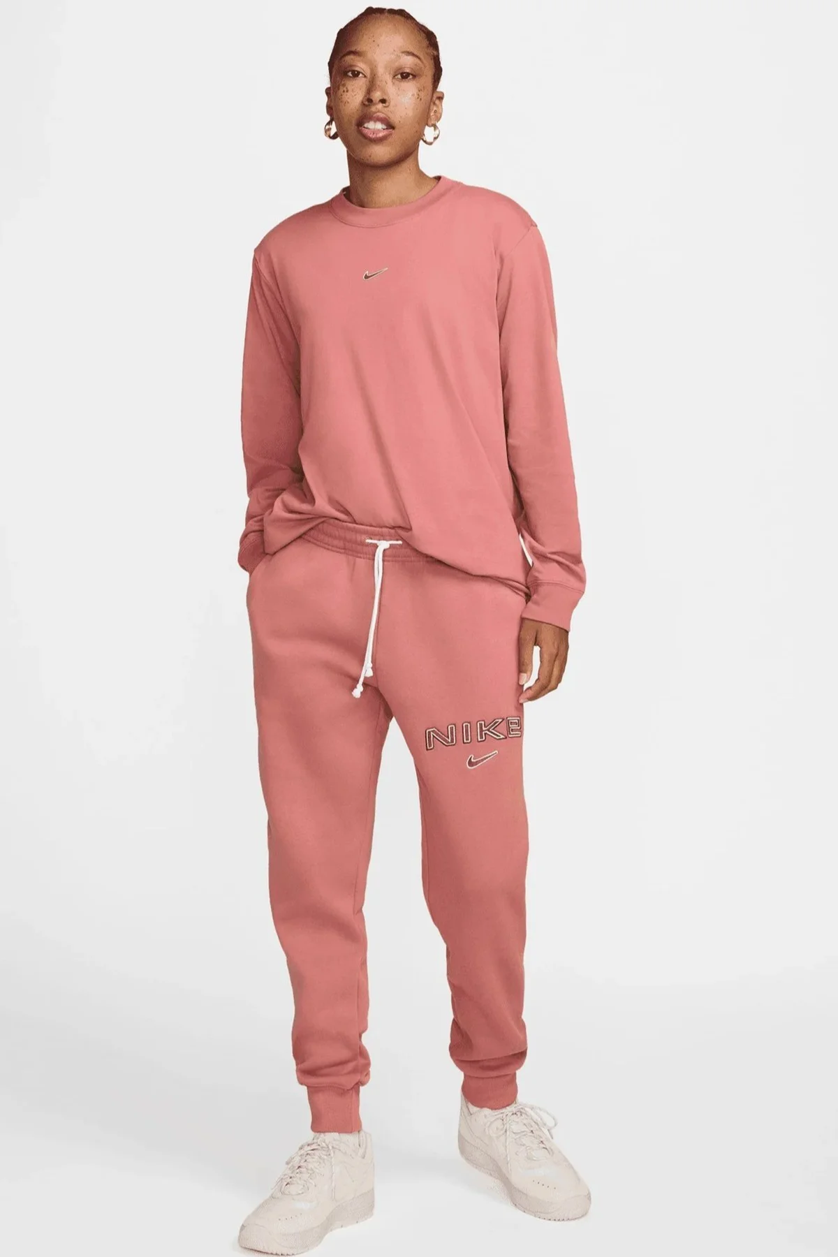 Nike Sportswear Phoenix Fleece Mid Rise Standart Fit Kadın Eşofman Altı Kiremit Nike Sportswear Phoenix Fleece Mid Rise Standart Fit Kadın Eşofman Altı Kiremit