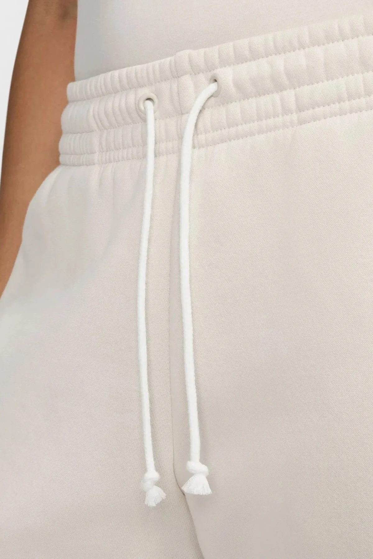 Nike Sportswear Phoenix Fleece Mid Rise Standart Fit Kadın Eşofman Altı Krem Nike Sportswear Phoenix Fleece Mid Rise Standart Fit Kadın Eşofman Altı Krem Fiyatı, Yorumları ve Özellikleri