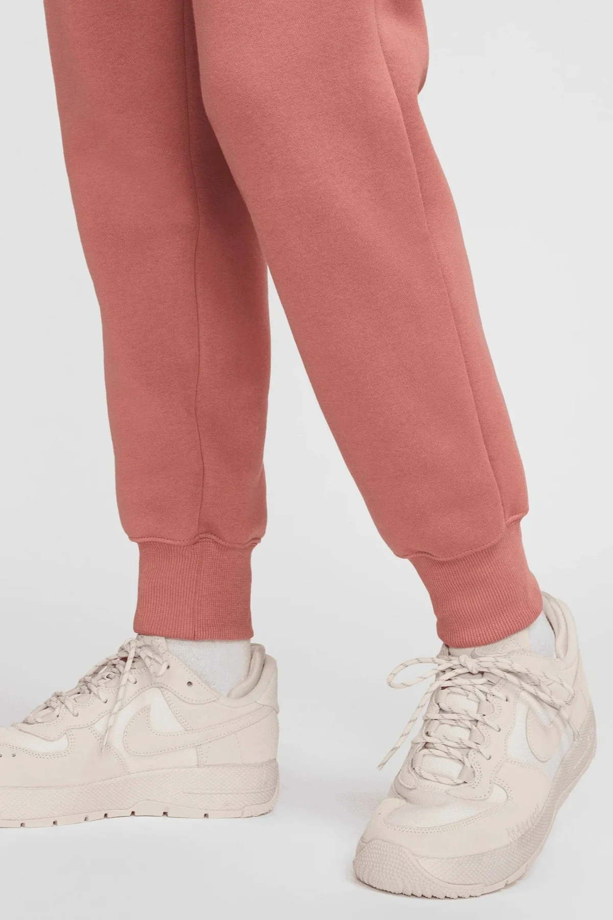 Nike Sportswear Phoenix Fleece Mid Rise Standart Fit Kadın Eşofman Altı Kiremit Nike Sportswear Phoenix Fleece Mid Rise Standart Fit Kadın Eşofman Altı Kiremit