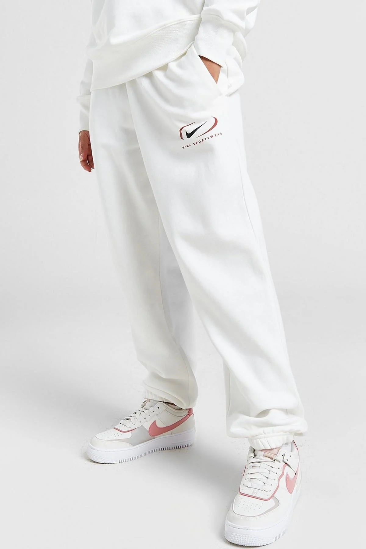 Nike Sportswear Phoenix Fleece Oversize High Rise Pants Kadın Oversize Yüksek Belli Şardonlu Eşofman Altı Beyaz Nike Sportswear Phoenix Fleece Oversize High Rise Pants Kadın Oversize Yüksek Belli Şardonlu Eşofman Altı Beyaz