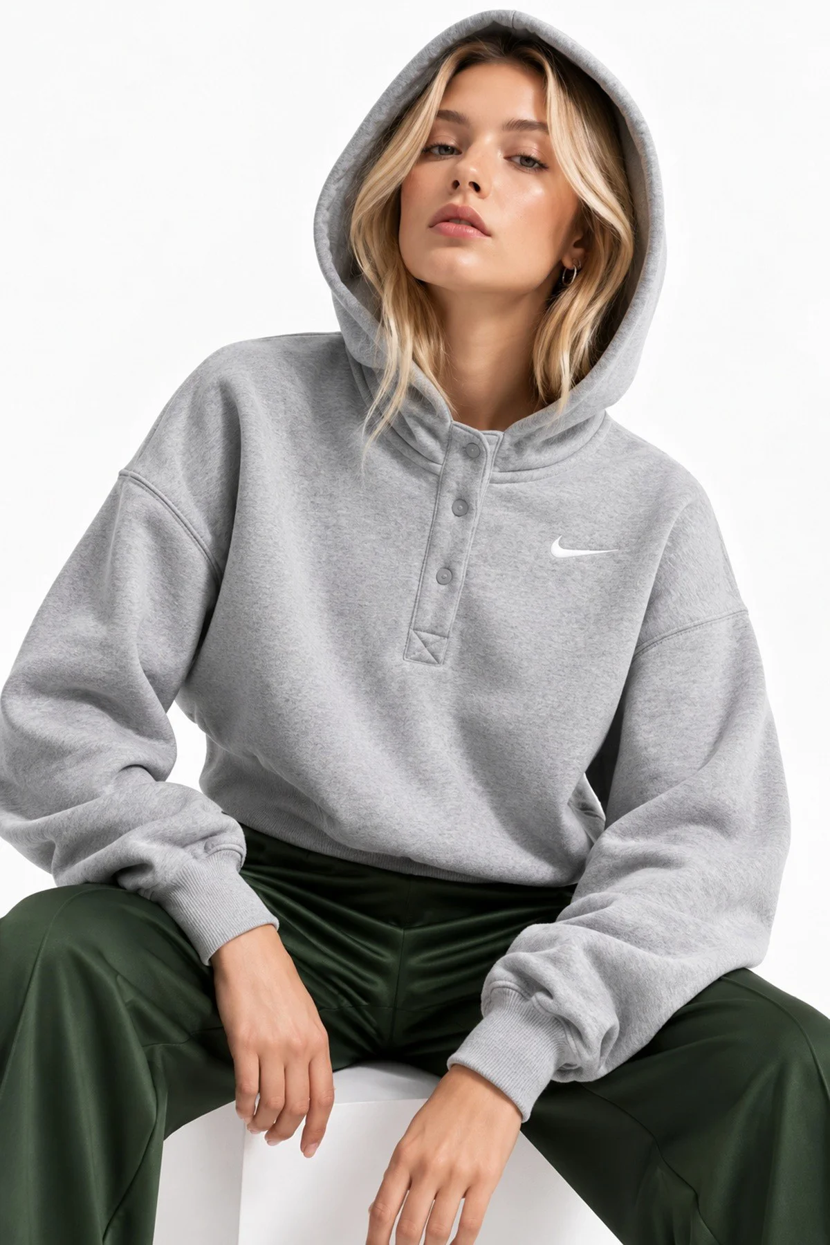 Nike Sportswear Phoenix Fleece Oversize Cropped Henley Hoodie Geniş Kalıp Kapüşonlu Şardonlu Kadın Crop Sweatshirt Gri Nike Sportswear Phoenix Fleece Oversize Cropped Henley Hoodie Geniş Kalıp Kapüşonlu Şardonlu Kadın Crop Sweatshirt Gri