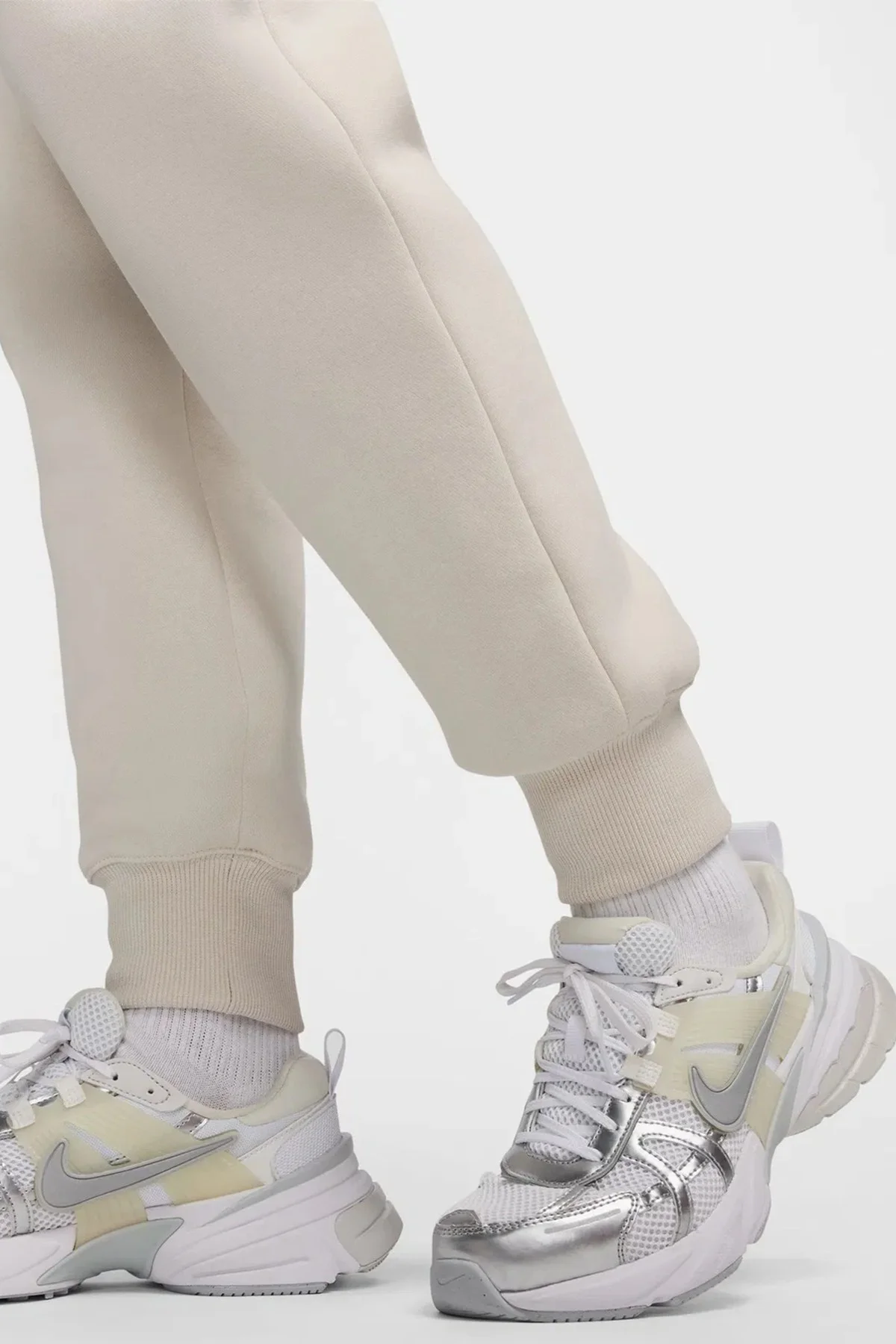 Nike Sportswear Phoenix Fleece Mid Rise Standart Fit Kadın Eşofman Altı Krem Nike Sportswear Phoenix Fleece Mid Rise Standart Fit Kadın Eşofman Altı Krem Fiyatı, Yorumları ve Özellikleri
