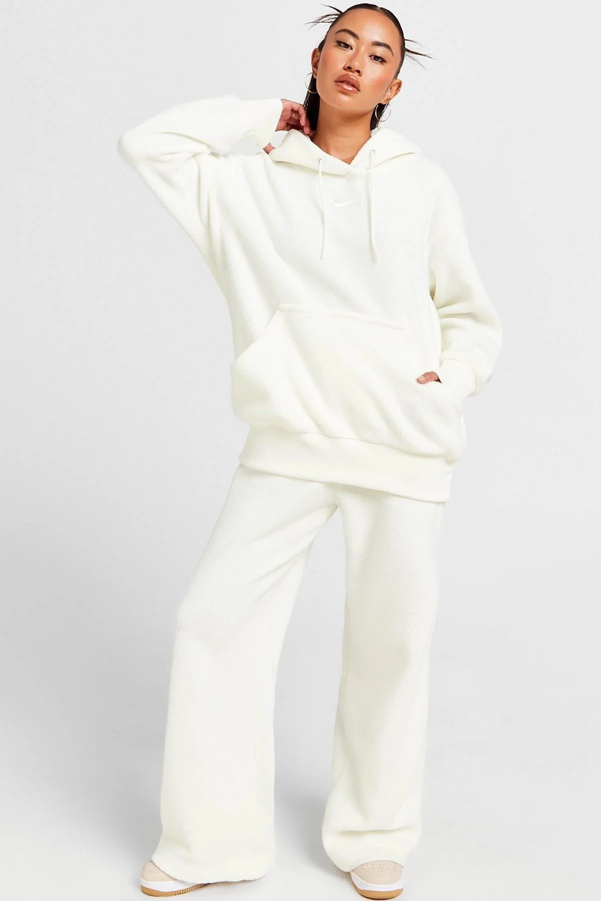 Nike Sportswear Plush Hoodie Sweatshirt Stone Oversize Kadın Geniş Kalıp Peluş Kapüşonlu Sweatshirt Krem Nike Sportswear Plush Hoodie Sweatshirt Stone Oversize Kadın Geniş Kalıp Peluş Kapüşonlu Sweatshirt Krem Fiyatı, Yorumları ve Özellikleri