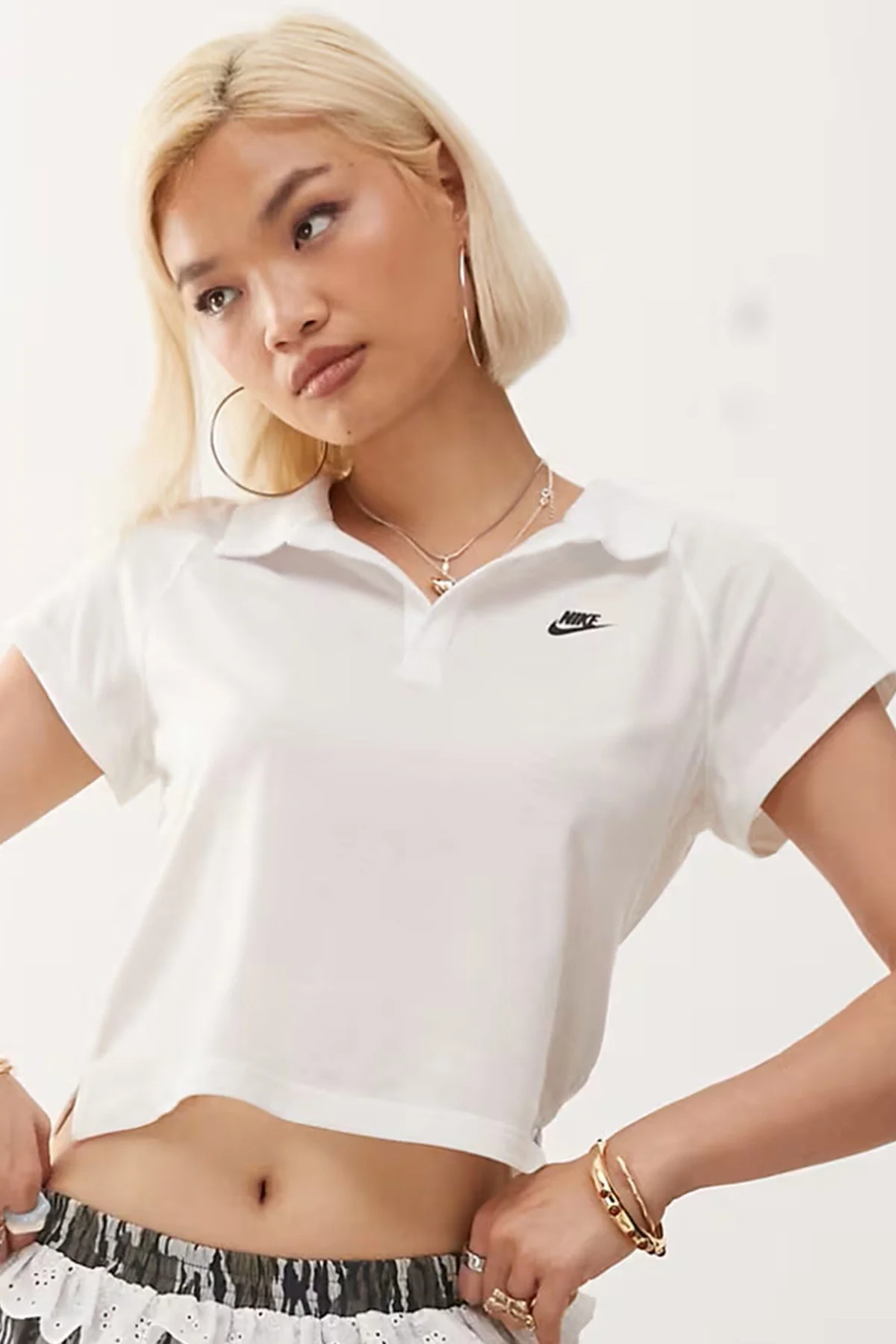 Nike Sportswear Retro Polo Slim Fit T-shirt Kadın İnce Dokulu Kısa Kesim Polo Yaka Tişört Beyaz Nike Sportswear Retro Polo Slim Fit T-shirt Kadın İnce Dokulu Kısa Kesim Polo Yaka Tişört Beyaz