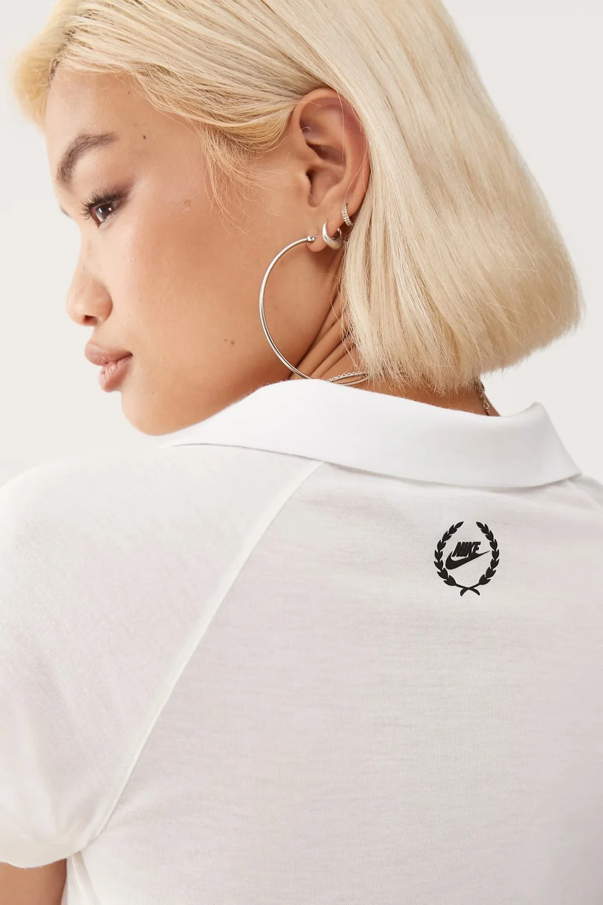 Nike Sportswear Retro Polo Slim Fit T-shirt Kadın İnce Dokulu Kısa Kesim Polo Yaka Tişört Beyaz Nike Sportswear Retro Polo Slim Fit T-shirt Kadın İnce Dokulu Kısa Kesim Polo Yaka Tişört Beyaz