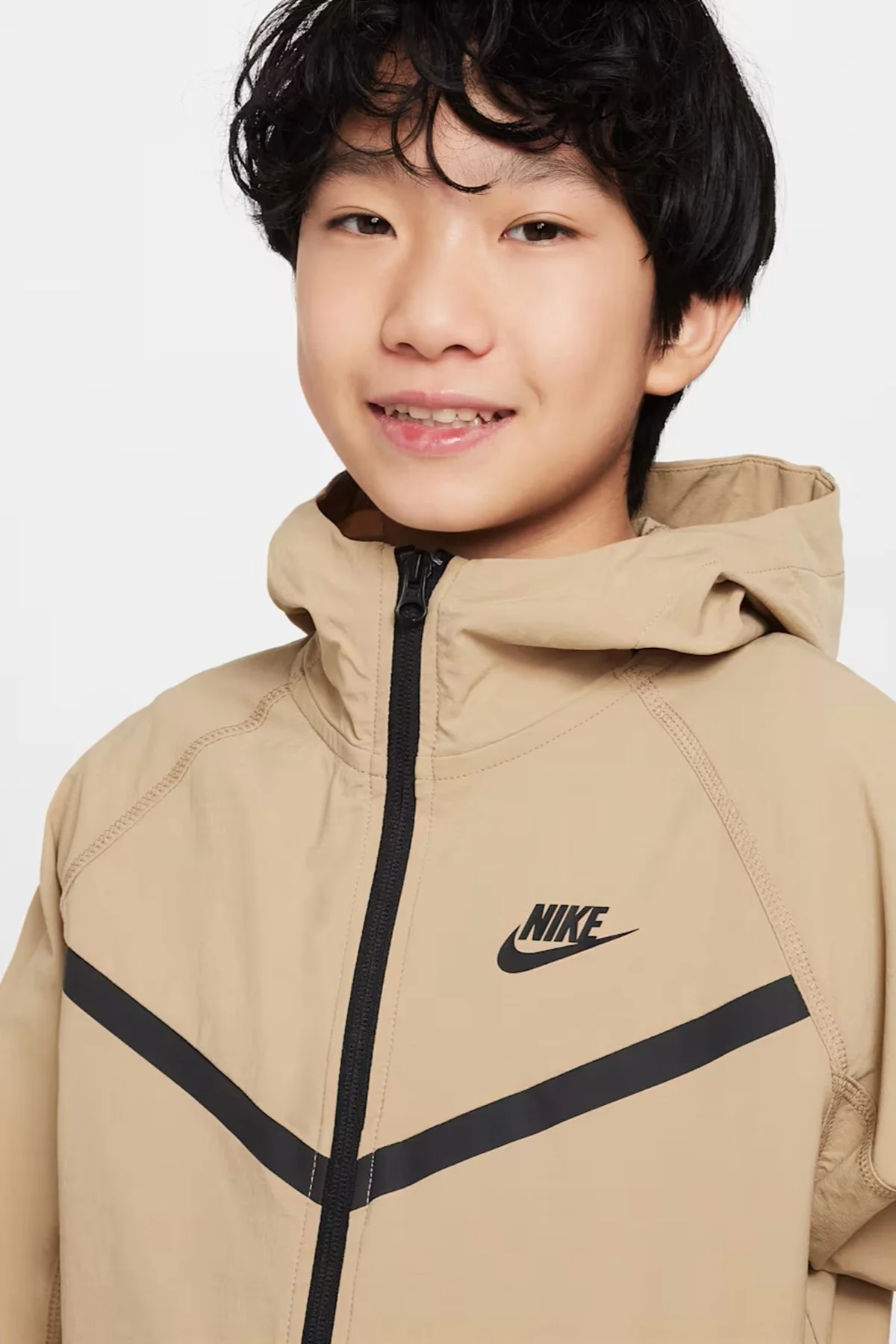 Nike Sportswear Smooth Tech Full Zıp Hooded Kapişonlu Paraşüt Kumaş Çocuk Sweatshirt Sütlü Kahve Fiyatı, Yorumları ve Özellikleri