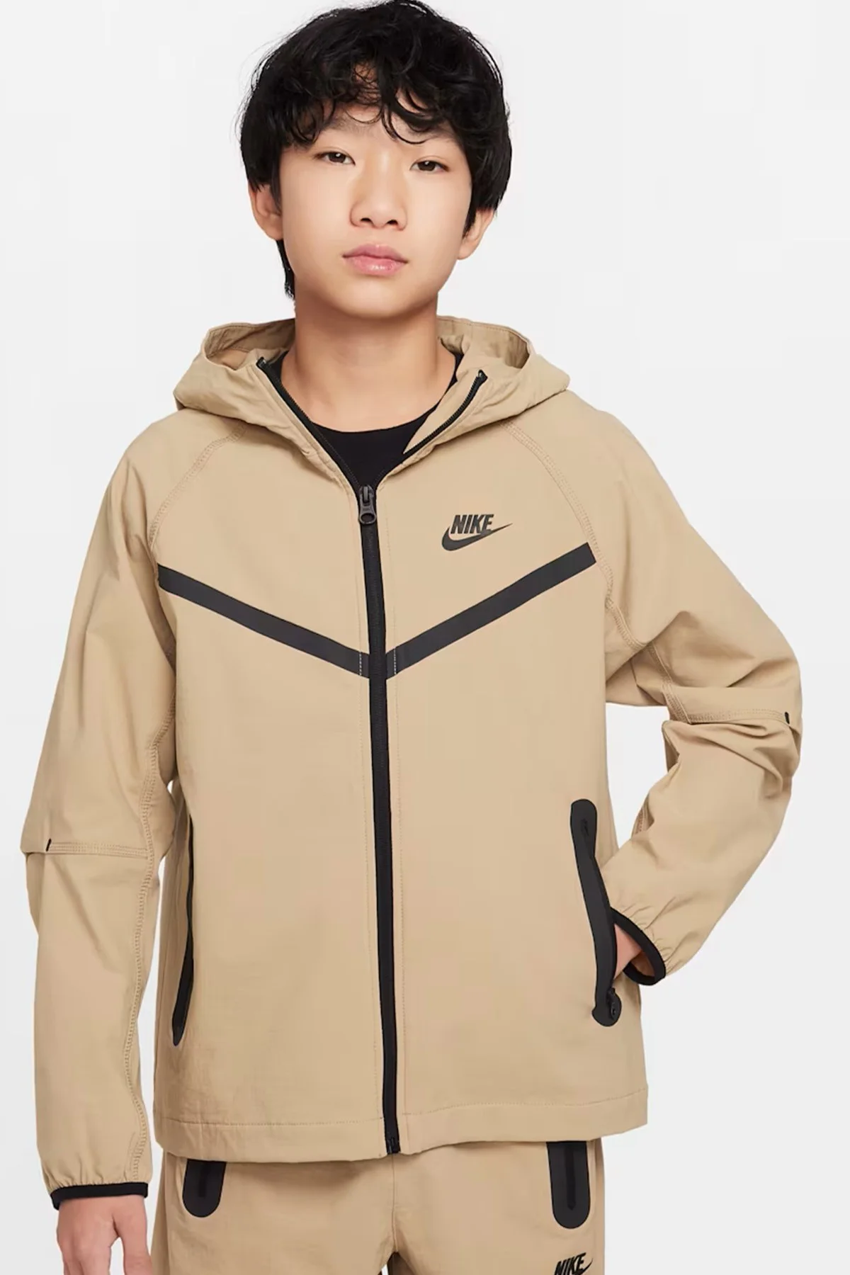 Nike Sportswear Smooth Tech Full Zıp Hooded Kapişonlu Paraşüt Kumaş Çocuk Sweatshirt Sütlü Kahve Fiyatı, Yorumları ve Özellikleri