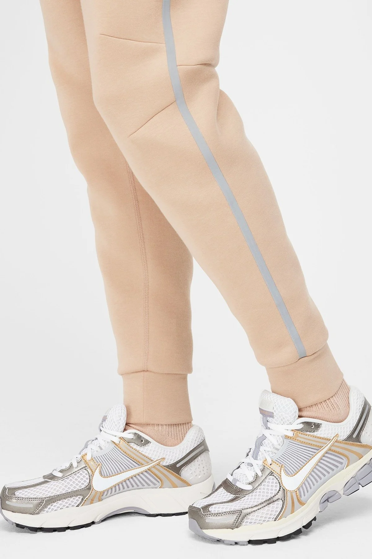 Nike Sportswear Tech Fleece Mens Taper Leg Jogger Erkek Reflektörlü Eşofman Altı Bej Nike Sportswear Tech Fleece Mens Taper Leg Jogger Erkek Reflektörlü Eşofman Altı Bej