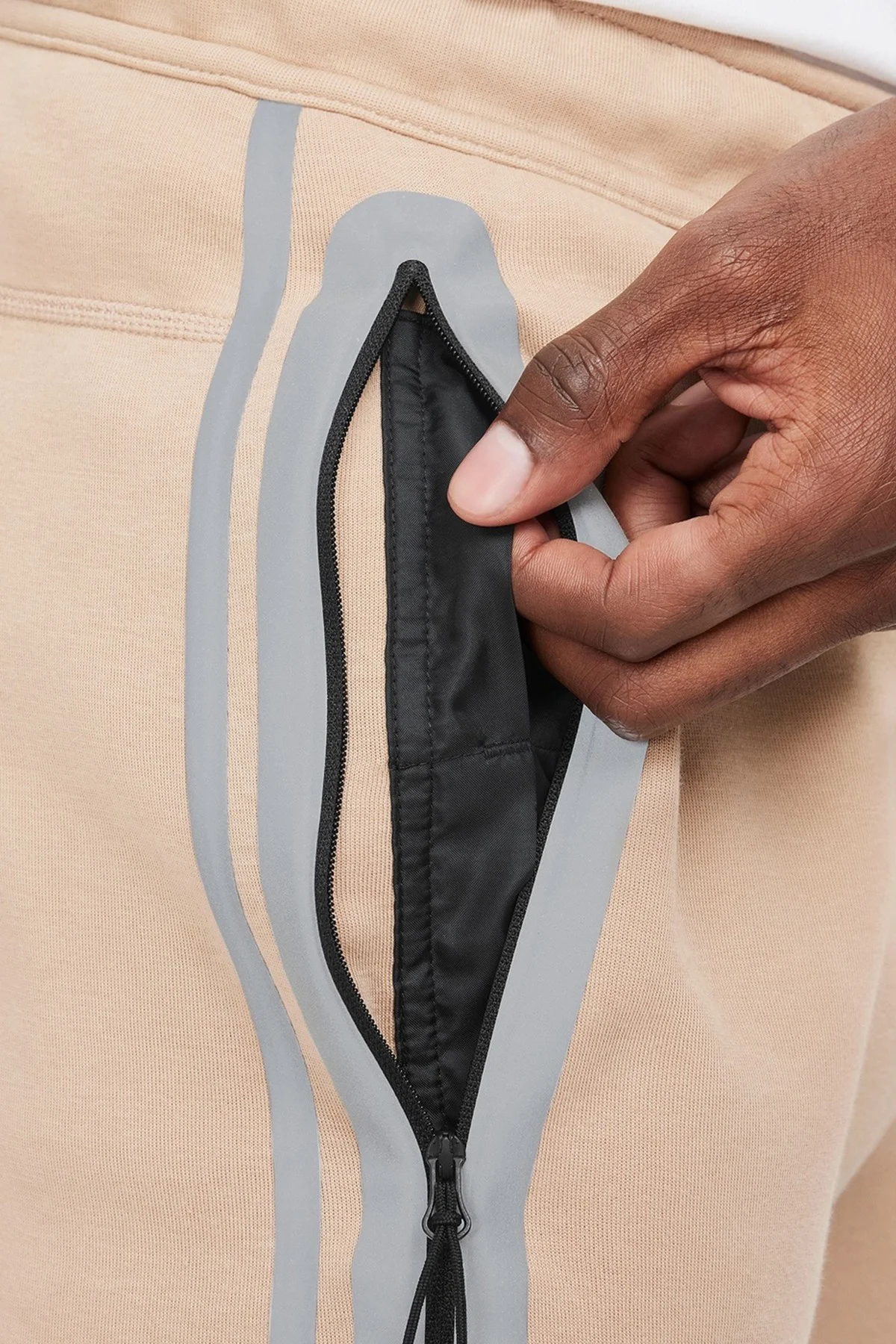 Nike Sportswear Tech Fleece Mens Taper Leg Jogger Erkek Reflektörlü Eşofman Altı Bej Nike Sportswear Tech Fleece Mens Taper Leg Jogger Erkek Reflektörlü Eşofman Altı Bej