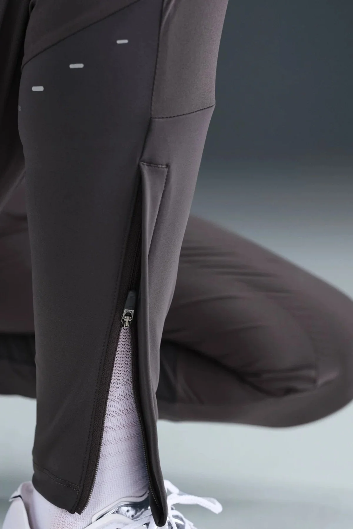 Nike Swift Dri-Fit Mid-Rise Womens Running Pant.Kadın Yürüyüş Koşu Eşofman Altı Gri Fiyatı, Yorumları ve Özellikleri