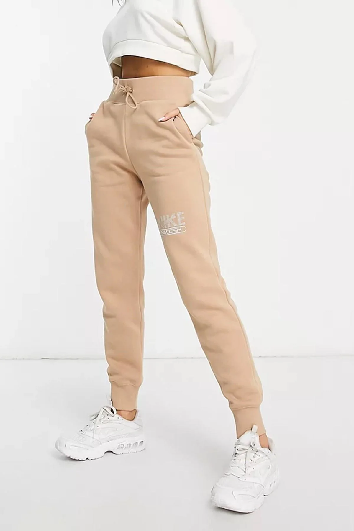 Nike Swoosh Fleece Joggers Brown Şardonlu Bol Kesim, Yüksek Belli  Kadın Eşofman Altı Sütlü Kahve Fiyatı, Yorumları ve Özellikleri