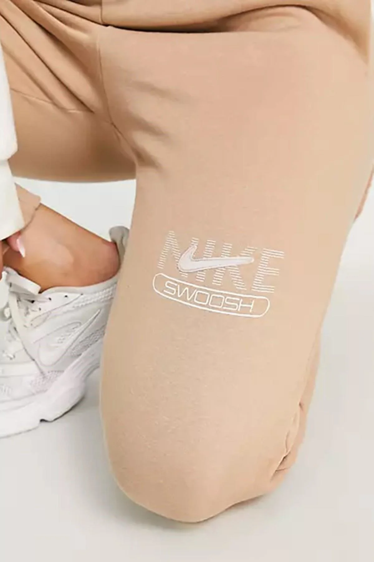 Nike Swoosh Fleece Joggers Brown Şardonlu Bol Kesim, Yüksek Belli  Kadın Eşofman Altı Sütlü Kahve Fiyatı, Yorumları ve Özellikleri