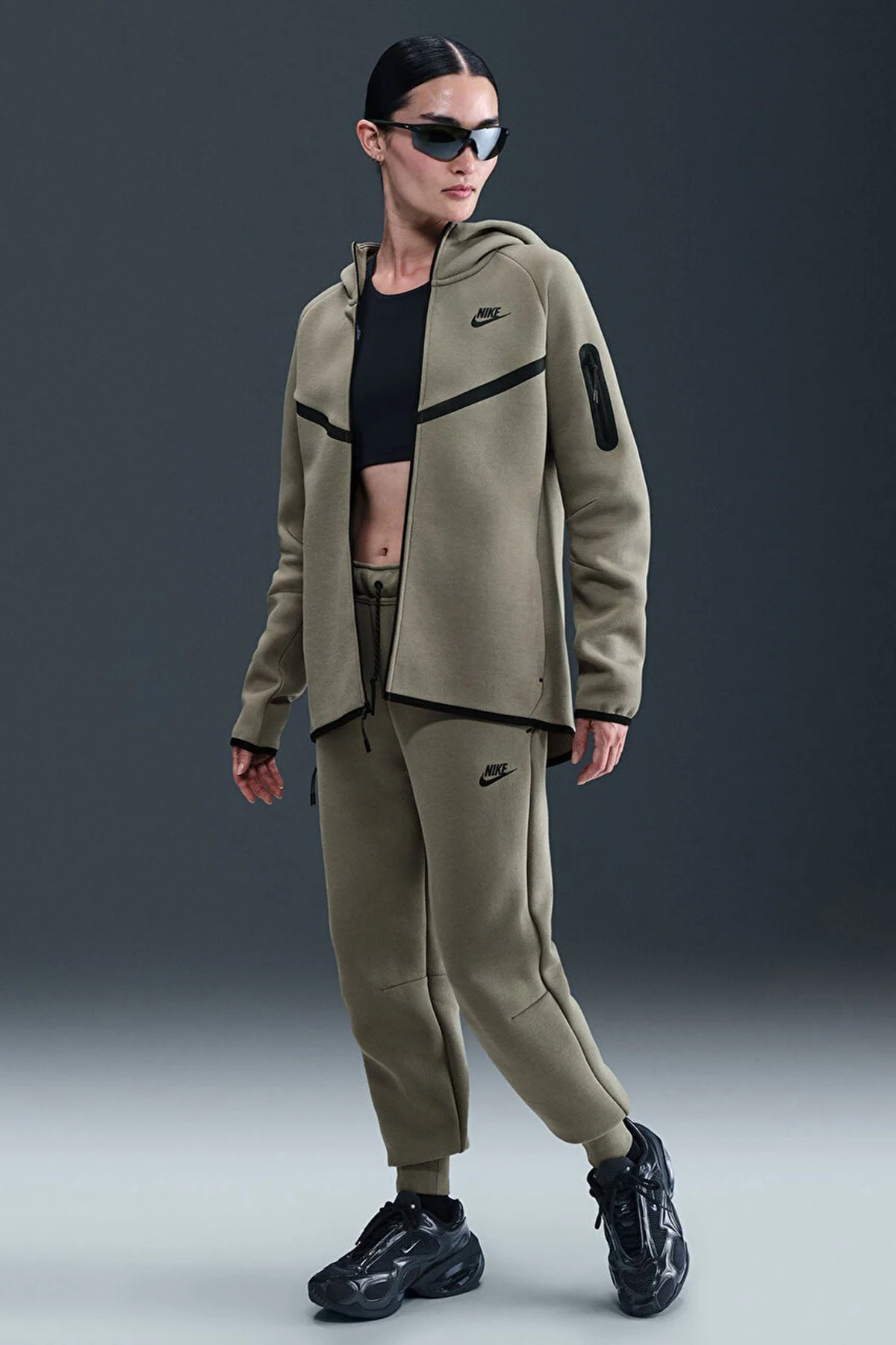 Nike Tech Fleece Full Zip Women Windrunner Hoodie Kapüşonlu Fermuarlı Kadın Sweatshirt Yeşil Nike Tech Fleece Full Zip Women Windrunner Hoodie Kapüşonlu Fermuarlı Kadın Sweatshirt Yeşil Fiyatı, Yorumları ve Özellikleri