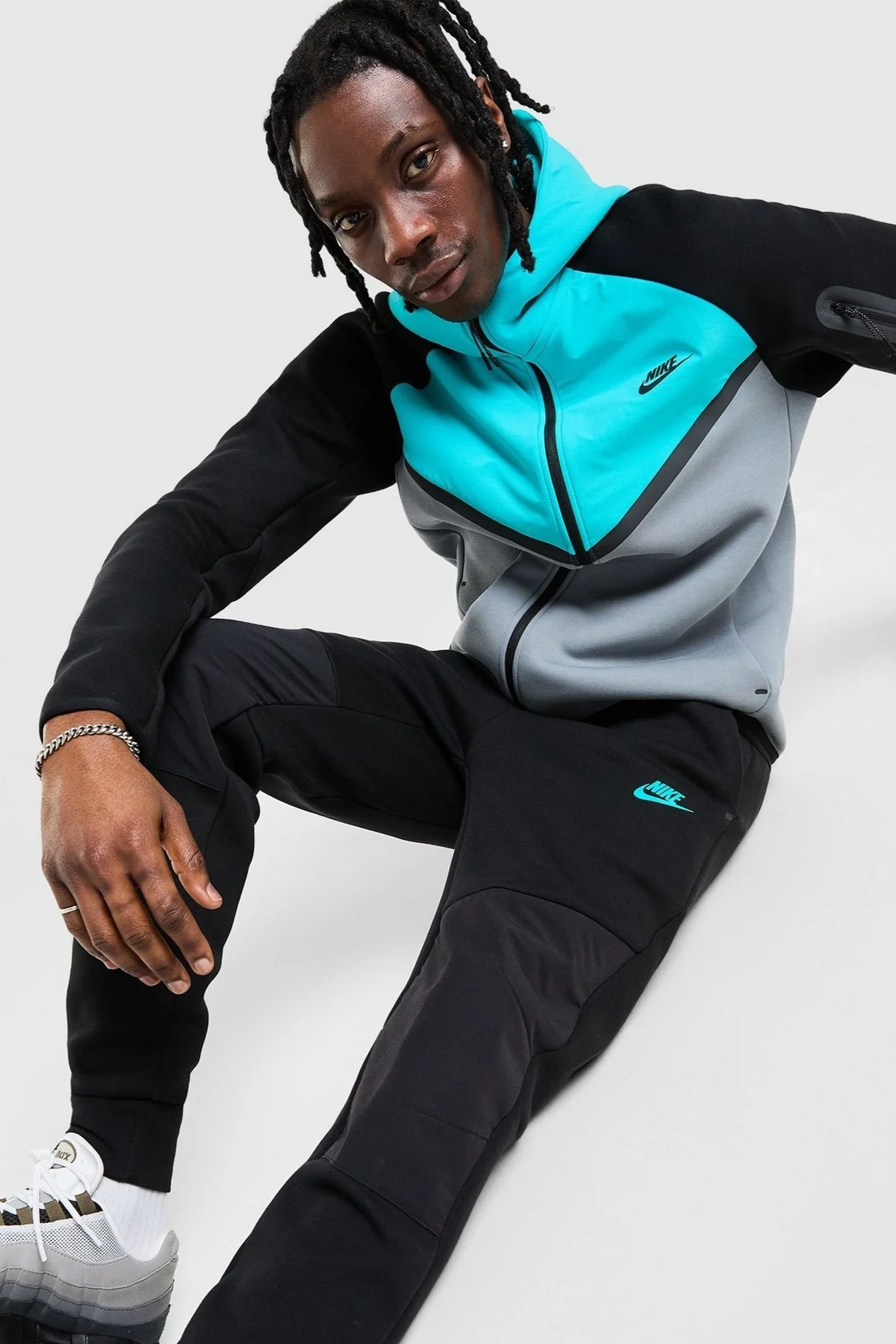 Nike Tech Mix Jogger Mens Pant.Dar Kesim Erkek Eşofman Altı Siyah Nike Tech Mix Jogger Mens Pant.Dar Kesim Erkek Eşofman Altı Siyah