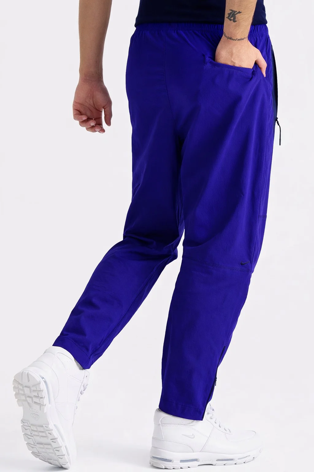 Nike Tech Woven Men's Taper Leg Pant Paraşüt Kumaş Erkek Eşofman Altı Koyu Sax Mavisi Fiyatı, Yorumları ve Özellikleri