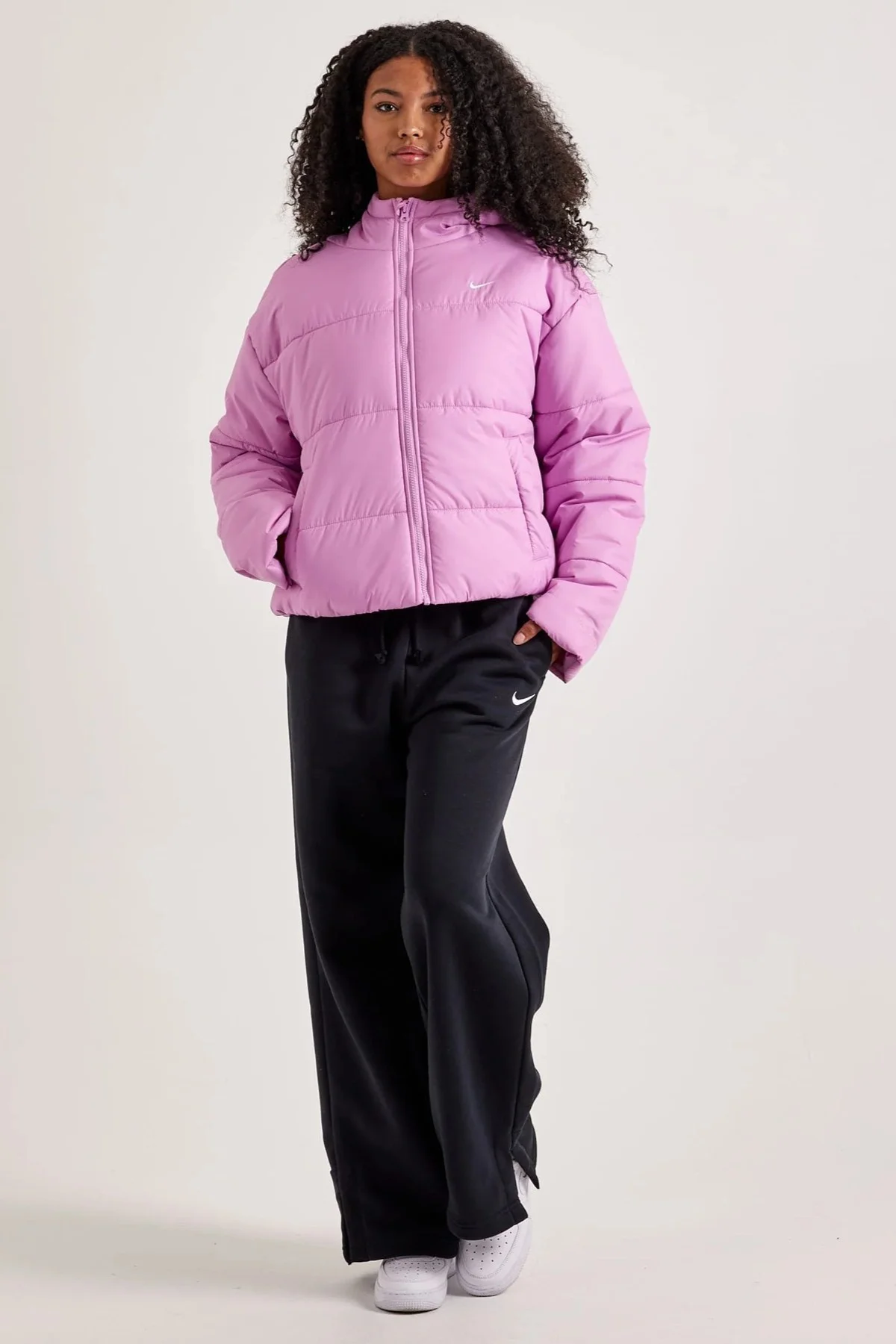 Nike Terma Fit Synthetic Fill Loose Fit Classic Puffer Jacket Kadın Kapüşonlu Bol Kesim Şişme Mont Pembe