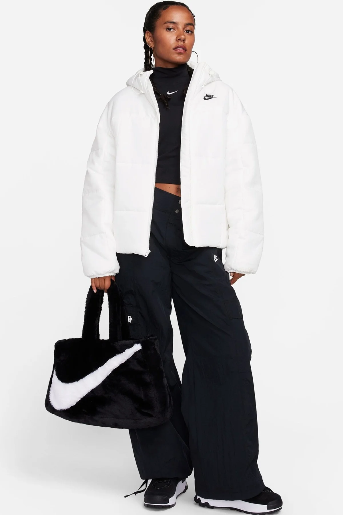 Nike Therma Fit Loose Fit Classic Buffer Bol Kesim Kapüşonlu Kadın Şişme Mont Beyaz Nike Therma Fit Loose Fit Classic Buffer Bol Kesim Kapüşonlu Kadın Şişme Mont Beyaz Fiyatı, Yorumları ve Özellikleri