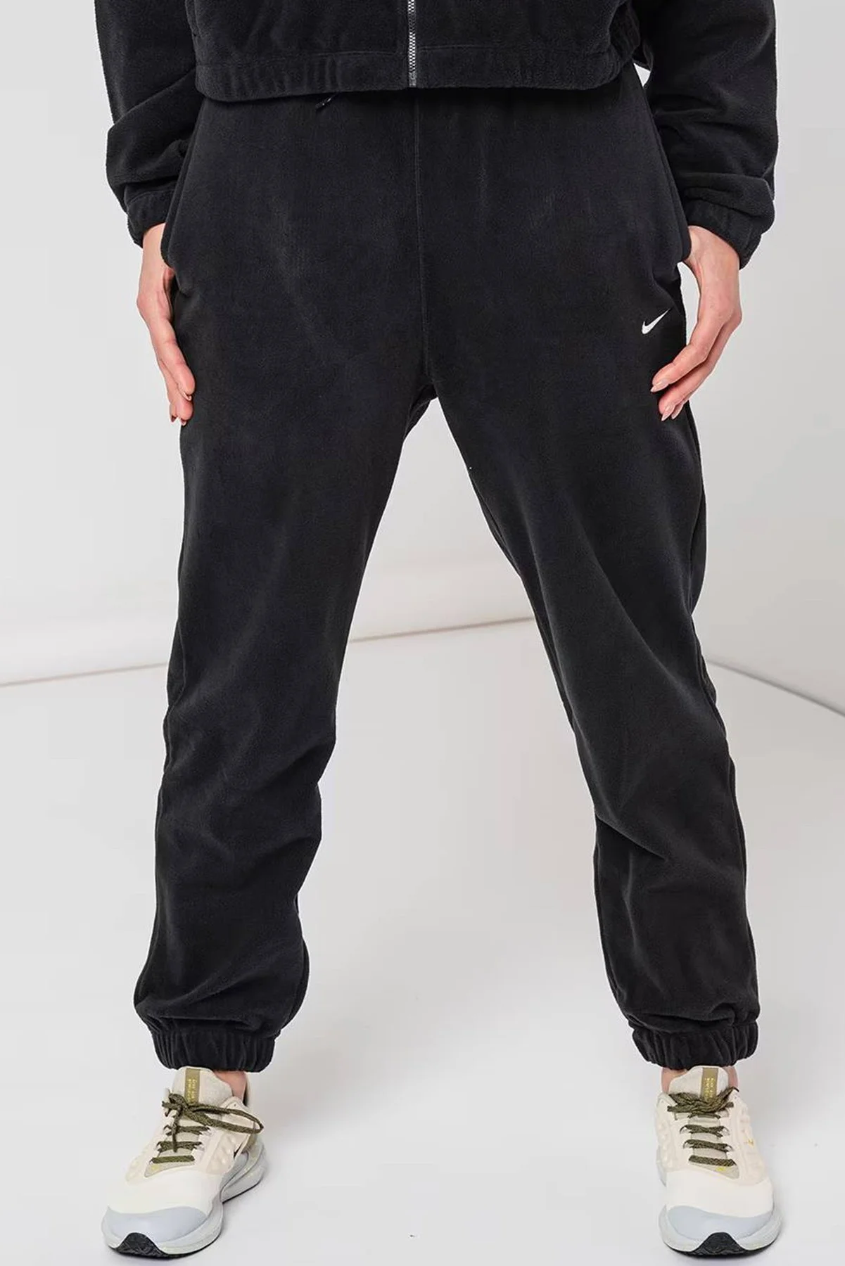 Nike Therma-FIT One Women's Loose Fleece Pants Kadın Bol Kesim Yüksek Bel Eşofman Altı Siyah Fiyatı, Yorumları ve Özellikleri