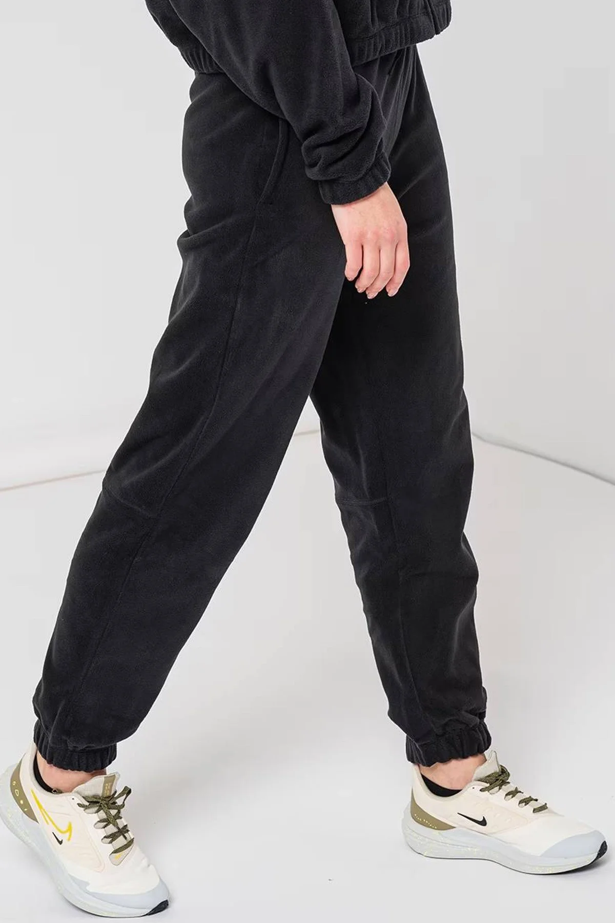 Nike Therma-FIT One Women's Loose Fleece Pants Kadın Bol Kesim Yüksek Bel Eşofman Altı Siyah Fiyatı, Yorumları ve Özellikleri