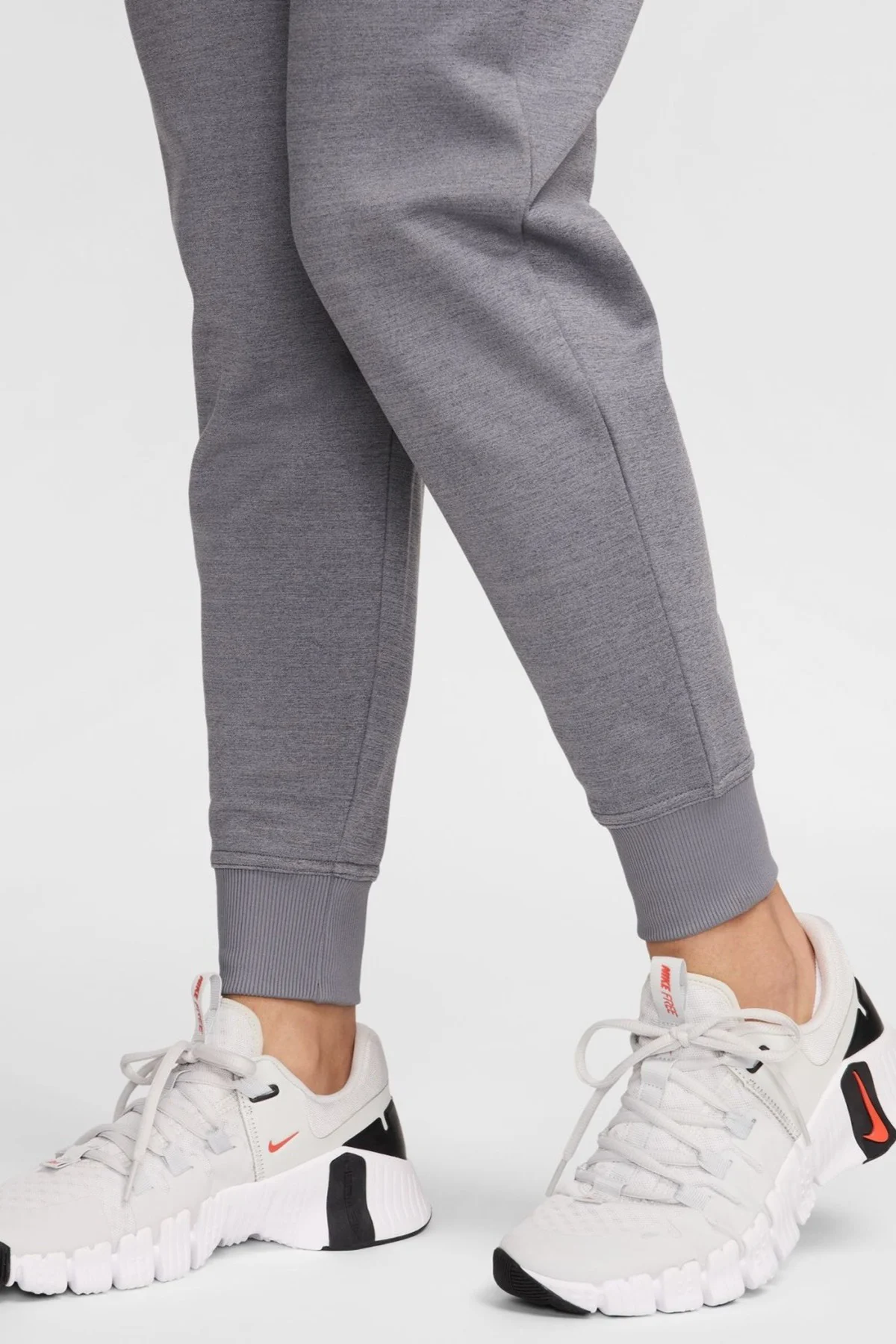 Nike Therma-FIT One Womens Jogger Training Pant.Reflektörlü Kadın Antreman Eşofman Altı Gri