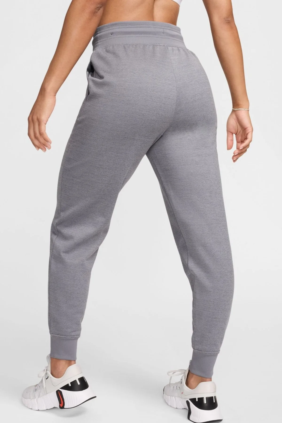 Nike Therma-FIT One Womens Jogger Training Pant.Reflektörlü Kadın Antreman Eşofman Altı Gri