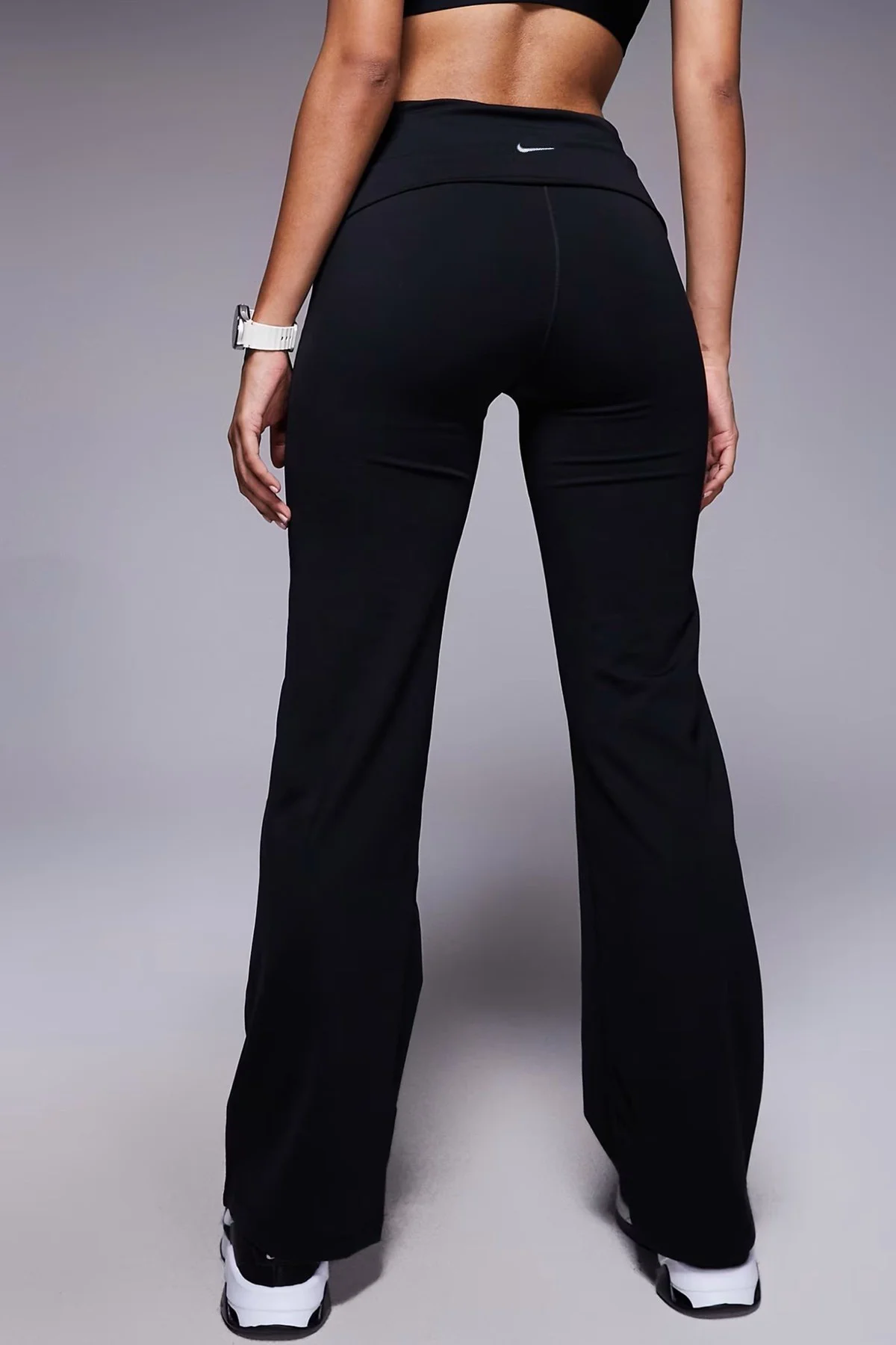 Nike Training One High Rise Foldover Pants Kadın Yüksek ve Katlanabilir Bel Eşofman Altı Siyah Nike Training One High Rise Foldover Pants Kadın Yüksek ve Katlanabilir Bel Eşofman Altı Siyah