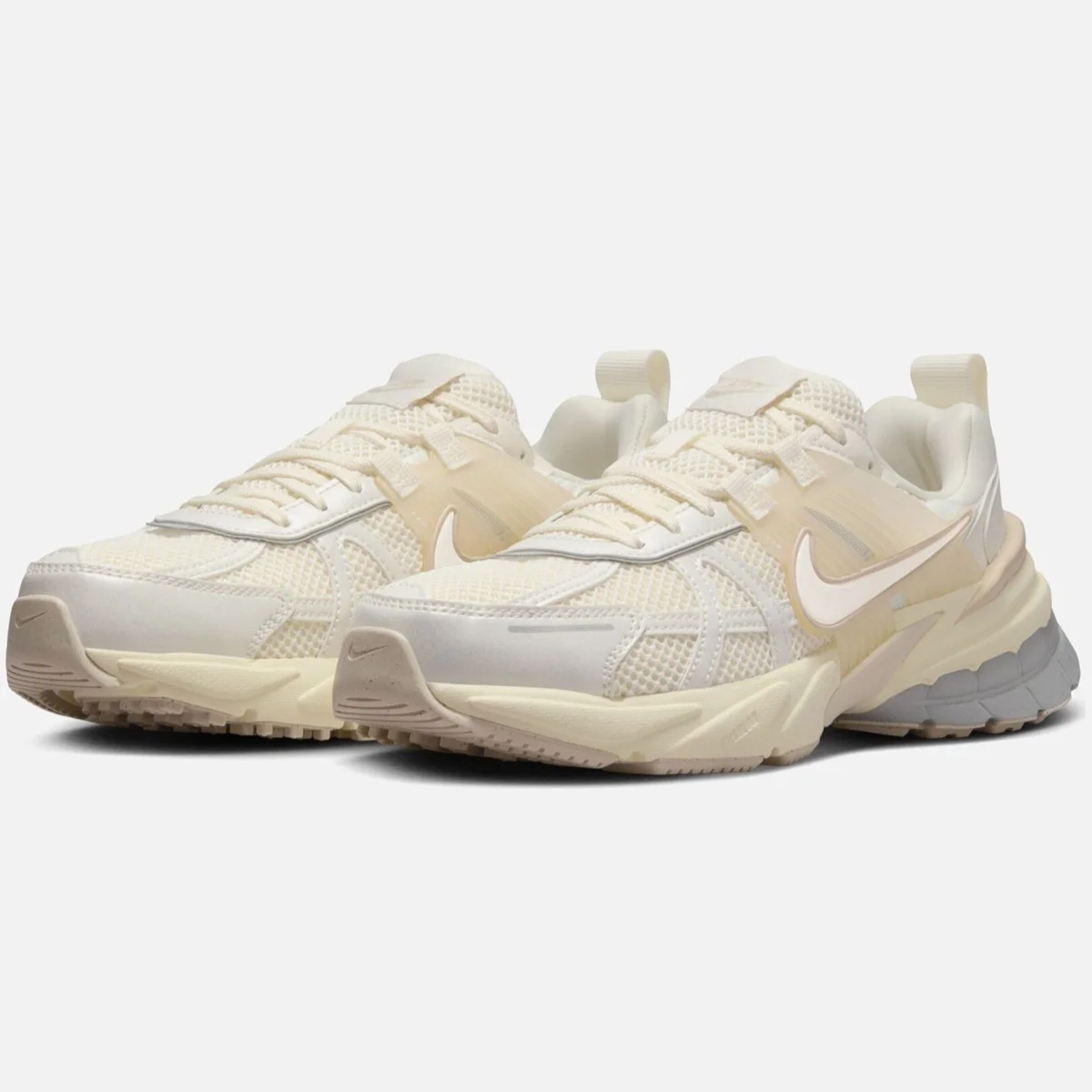 Nike V2K Run Womens Walking Shoes Kadın Yürüyüş Ayakkabısı Krem Nike V2K Run Womens Walking Shoes Kadın Yürüyüş Ayakkabısı Krem Fiyatı, Yorumları ve Özellikleri