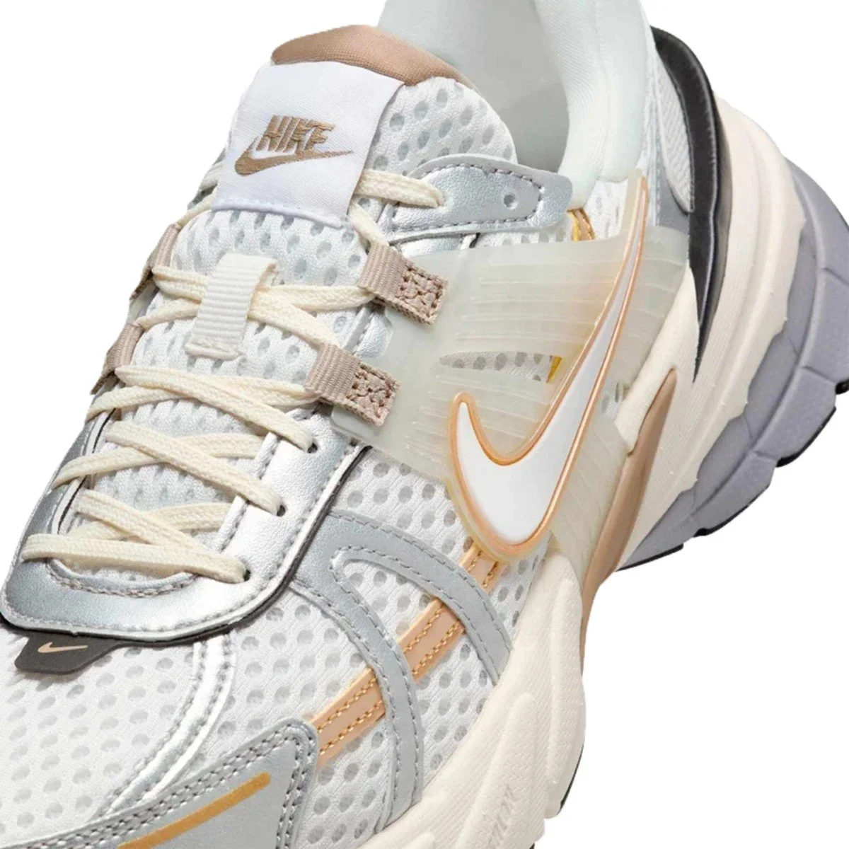 Nike V2K Run Womens Walking Shoes Kadın Yürüyüş Ayakkabısı Krem Nike V2K Run Womens Walking Shoes Kadın Yürüyüş Ayakkabısı Krem
